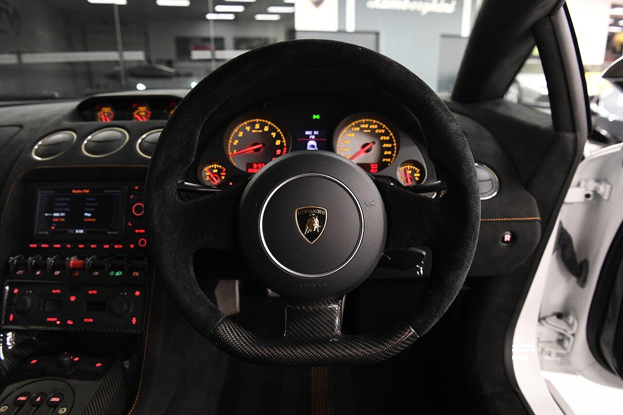 Lamborghini Gallardo view 21
