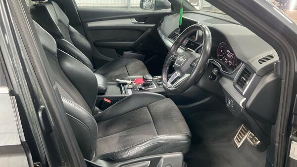 Audi Q5 view 2