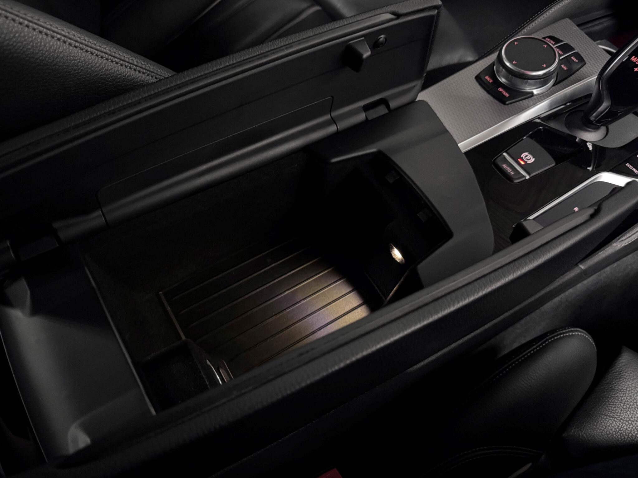 BMW 5 Series view 23