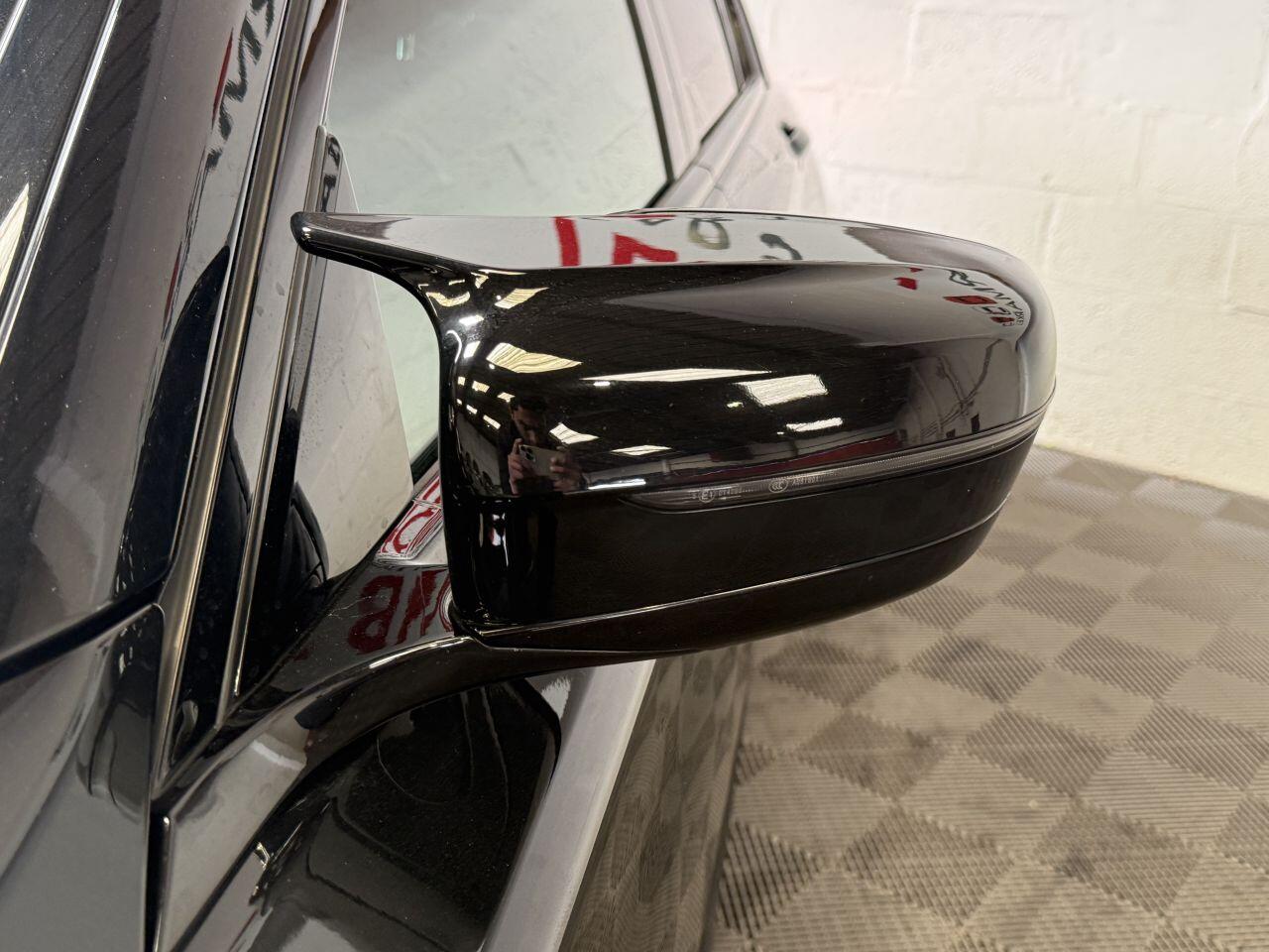 BMW 7 Series view 25