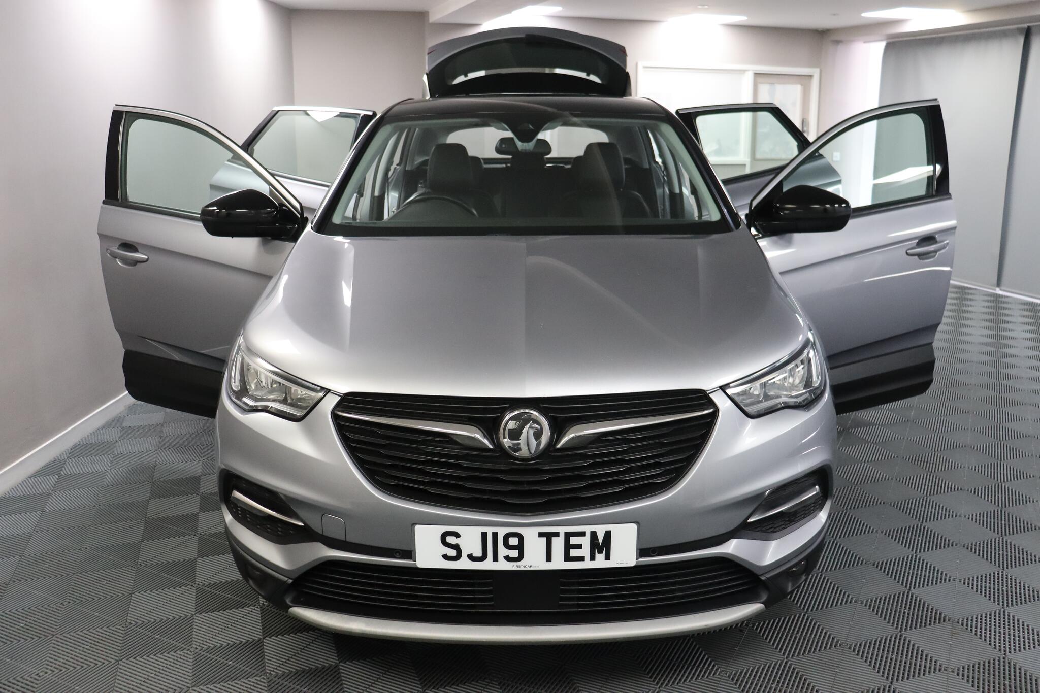 Vauxhall Grandland X view 10