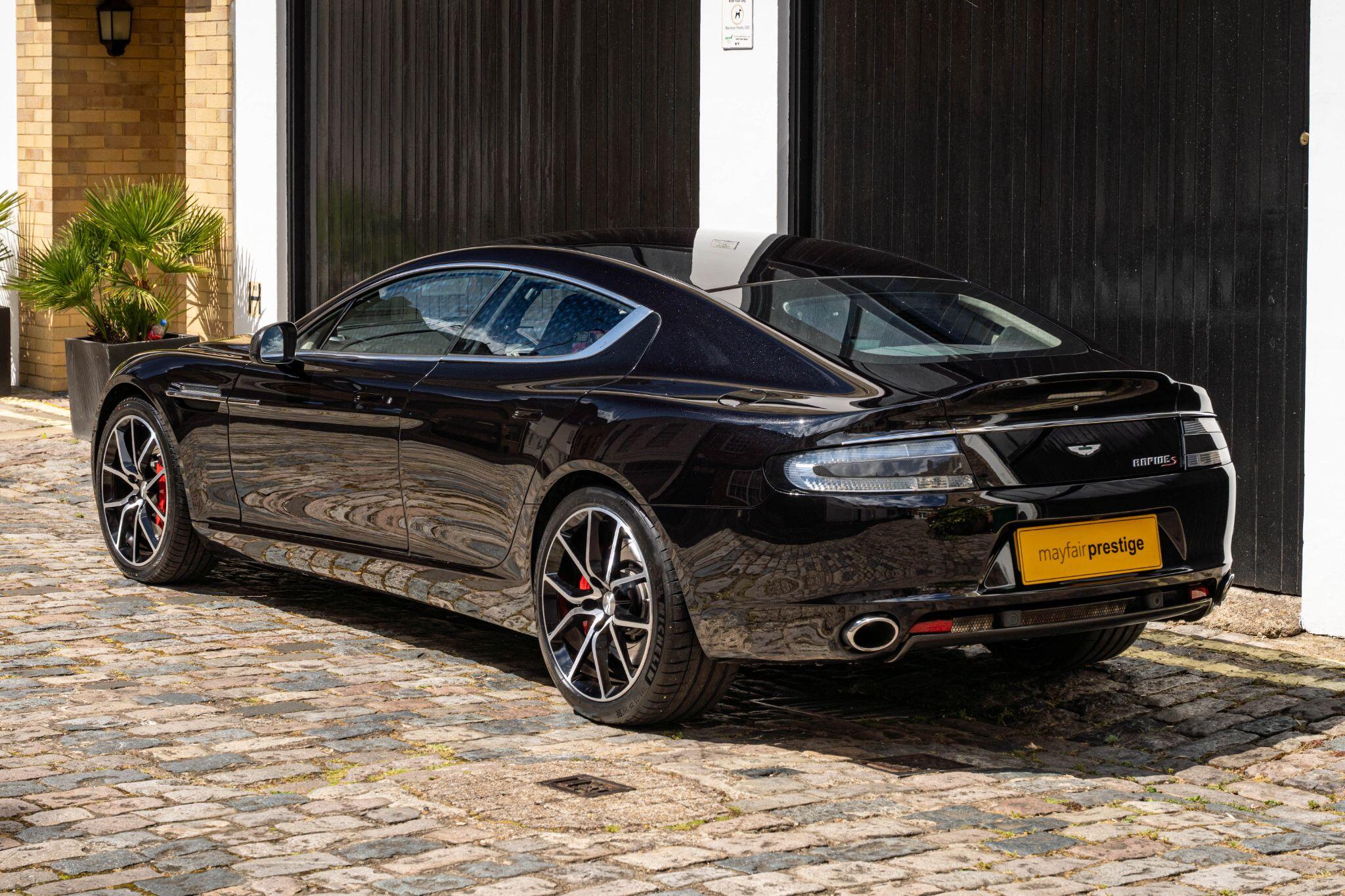 Aston Martin Rapide view 39