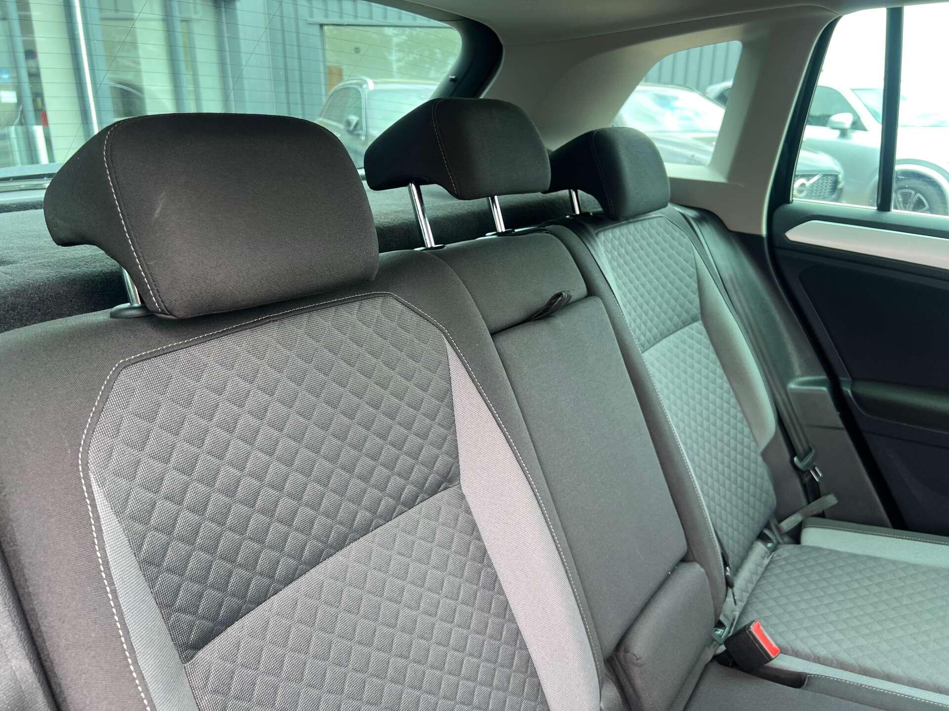 Volkswagen Tiguan view 32