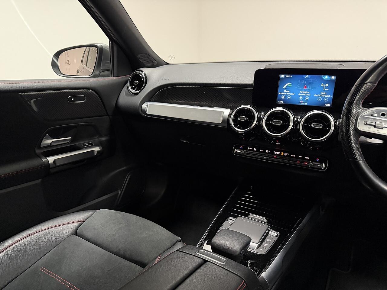 Mercedes-Benz GLB view 24