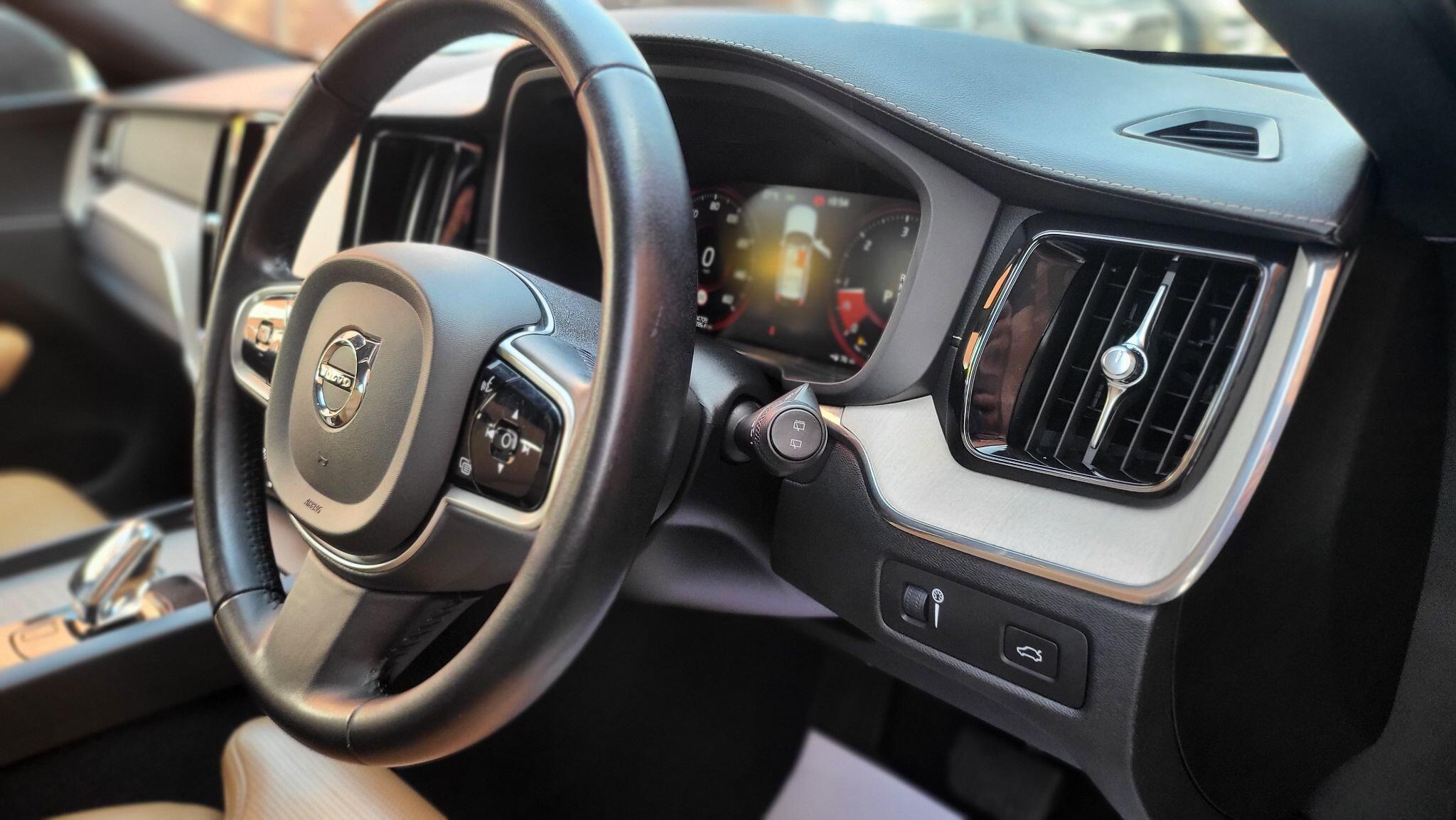 Volvo XC60 view 13