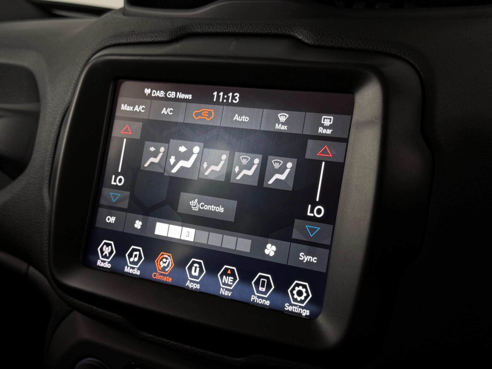 Jeep Renegade view 26