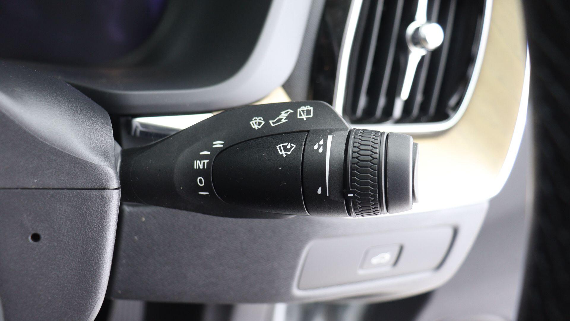 Volvo XC60 view 31