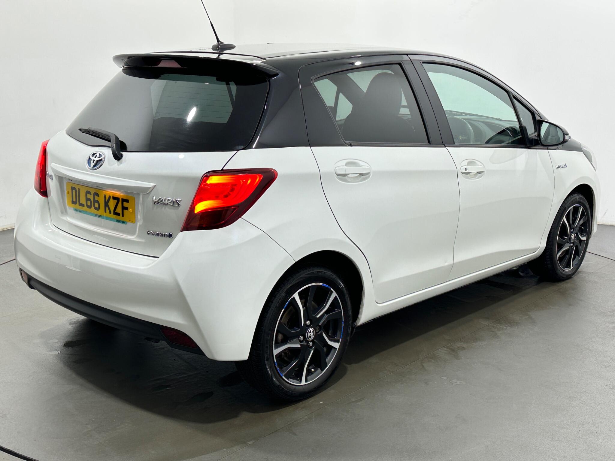 Toyota Yaris view 48