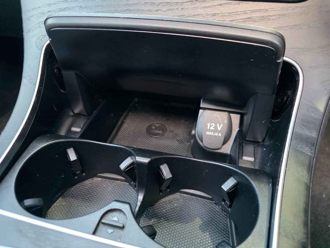 Mercedes-Benz GLC view 69