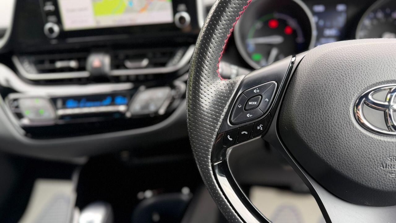 Toyota C-HR view 23