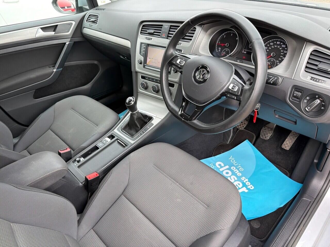 Volkswagen Golf view 27