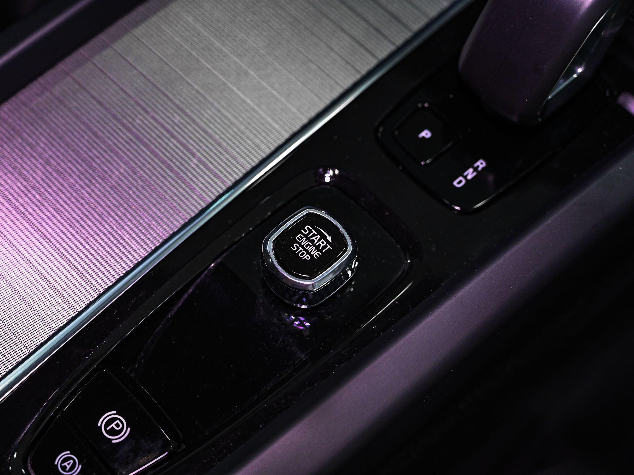 Volvo XC60 view 9