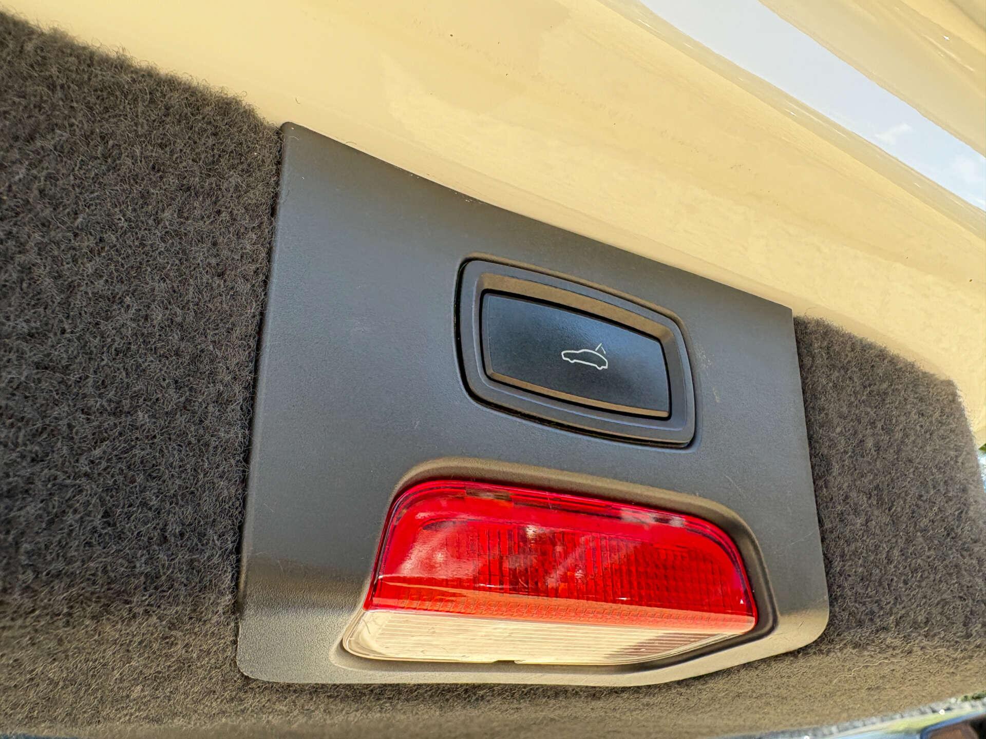Porsche Cayenne view 57