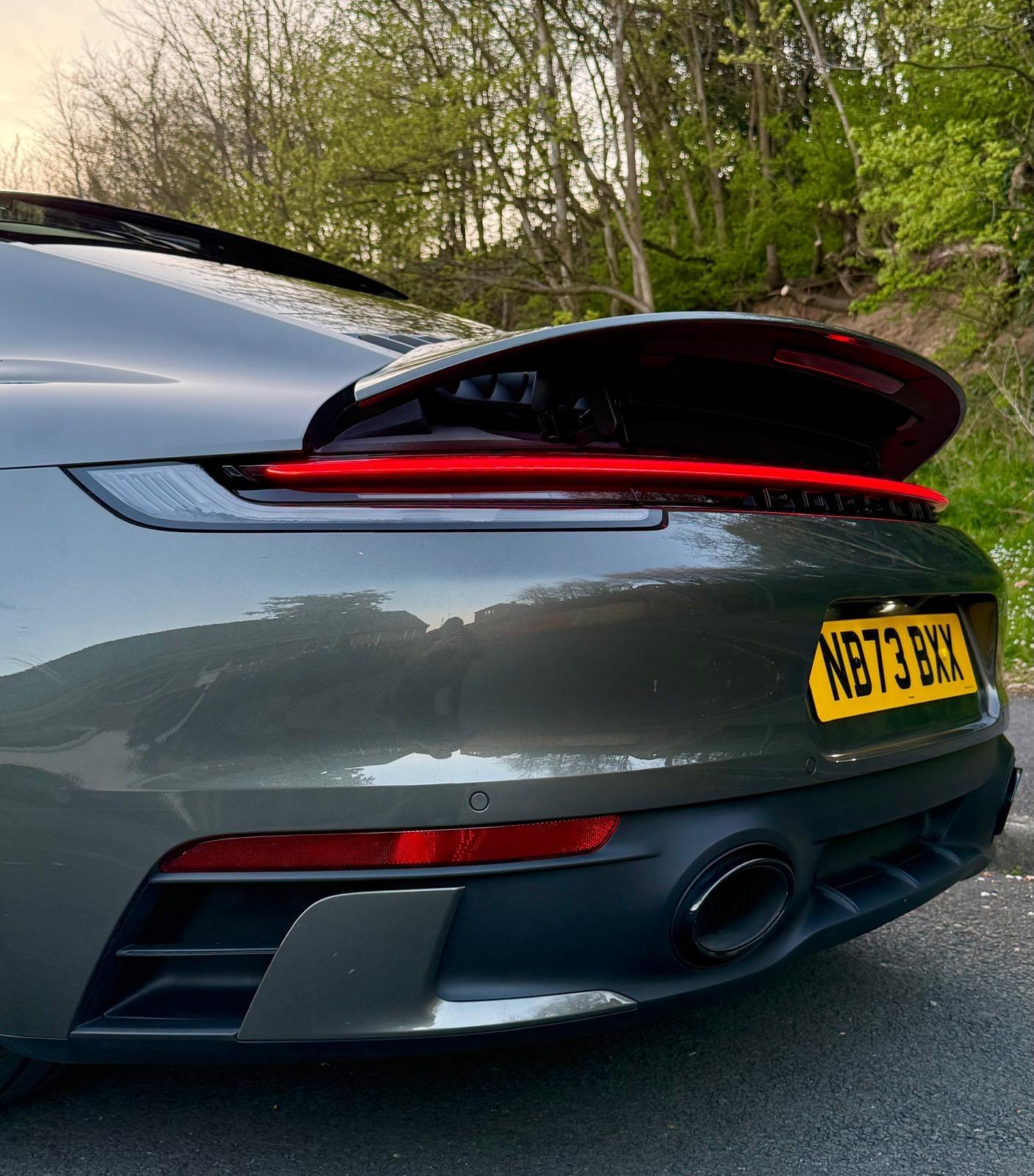 Porsche 911 view 87