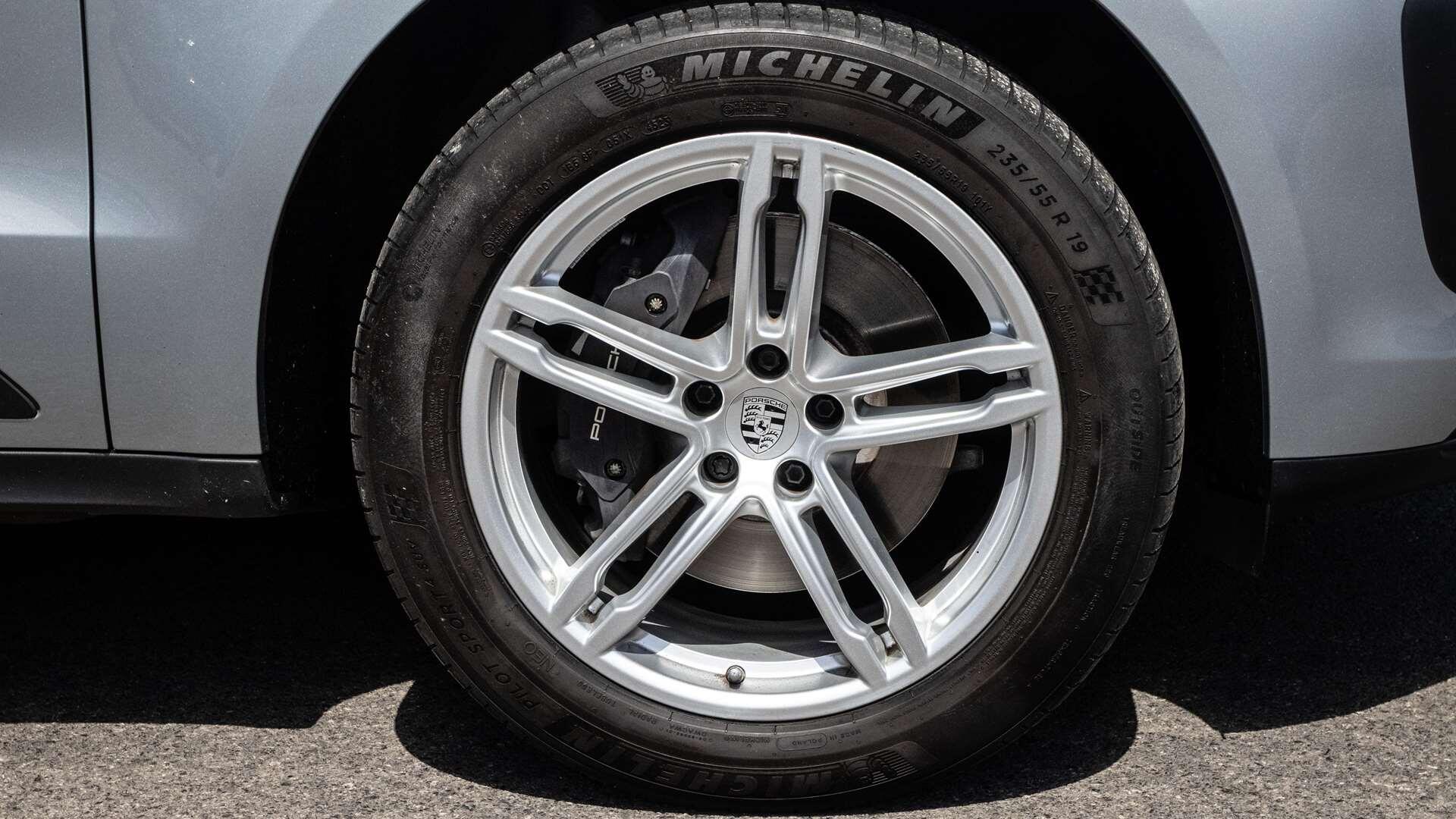 Porsche Macan view 10
