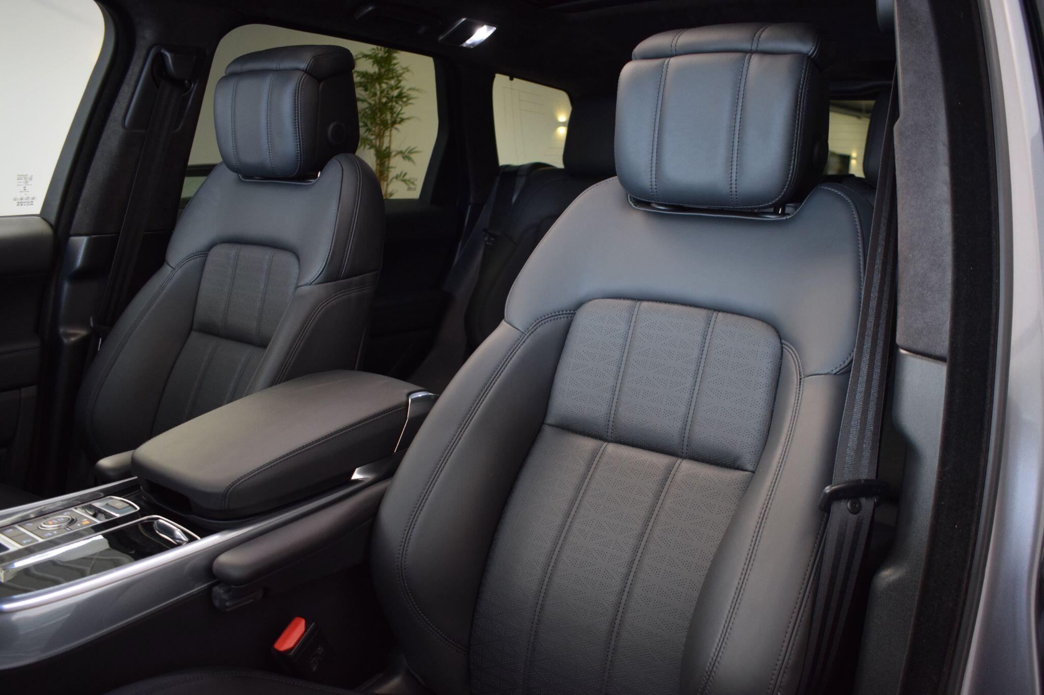 Land Rover Range Rover Sport view 9