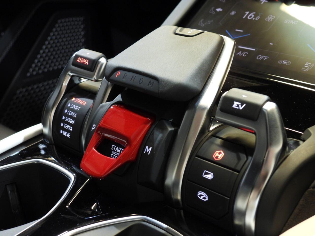 Lamborghini Urus view 77