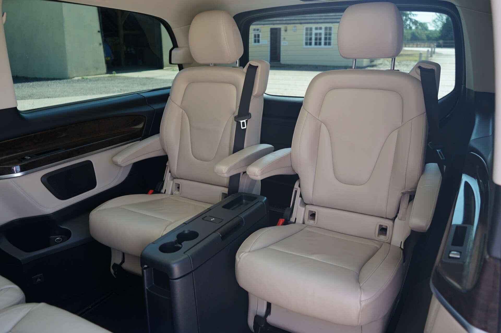 Mercedes-Benz V-Class view 11