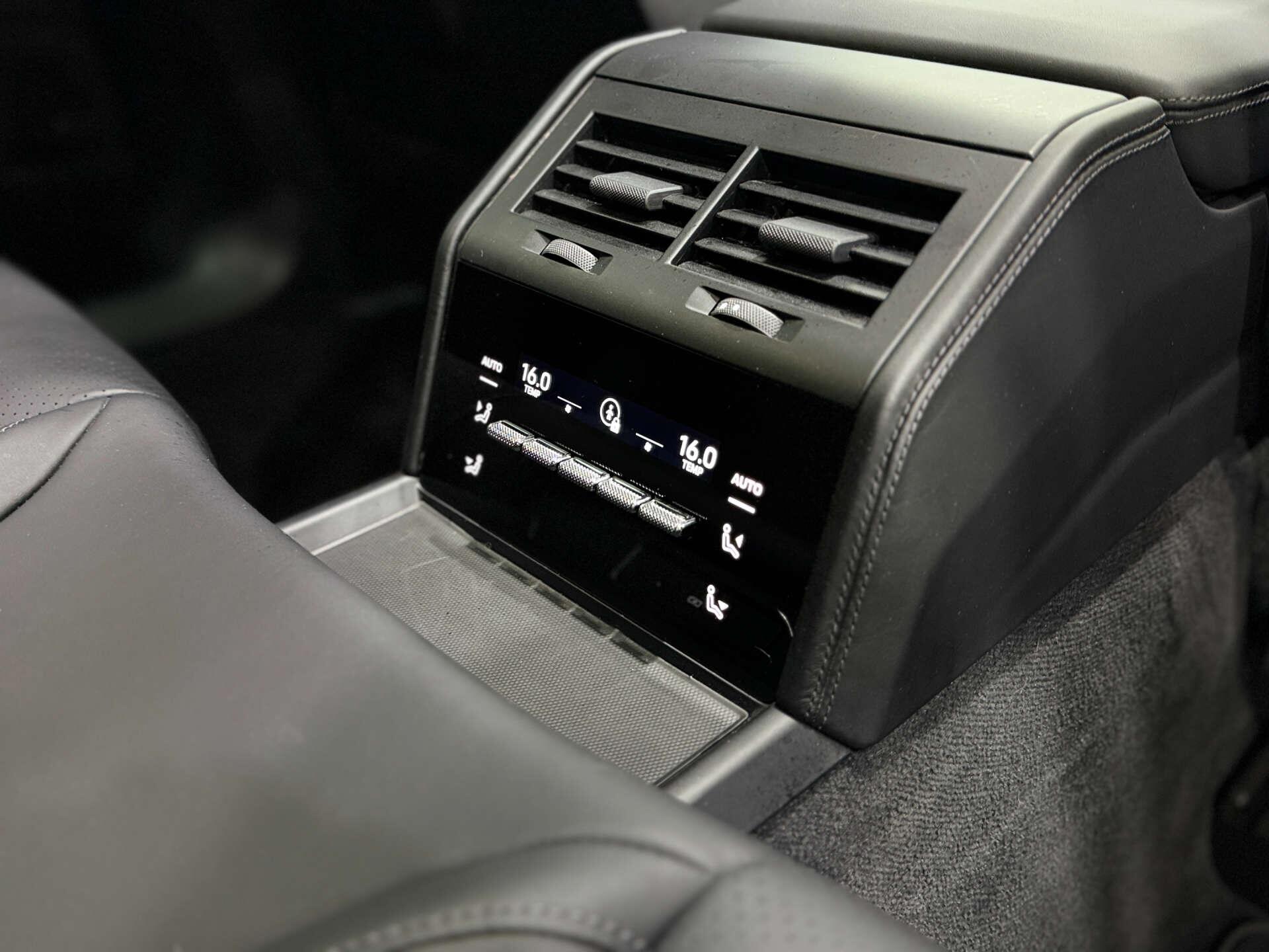 Porsche Panamera view 16