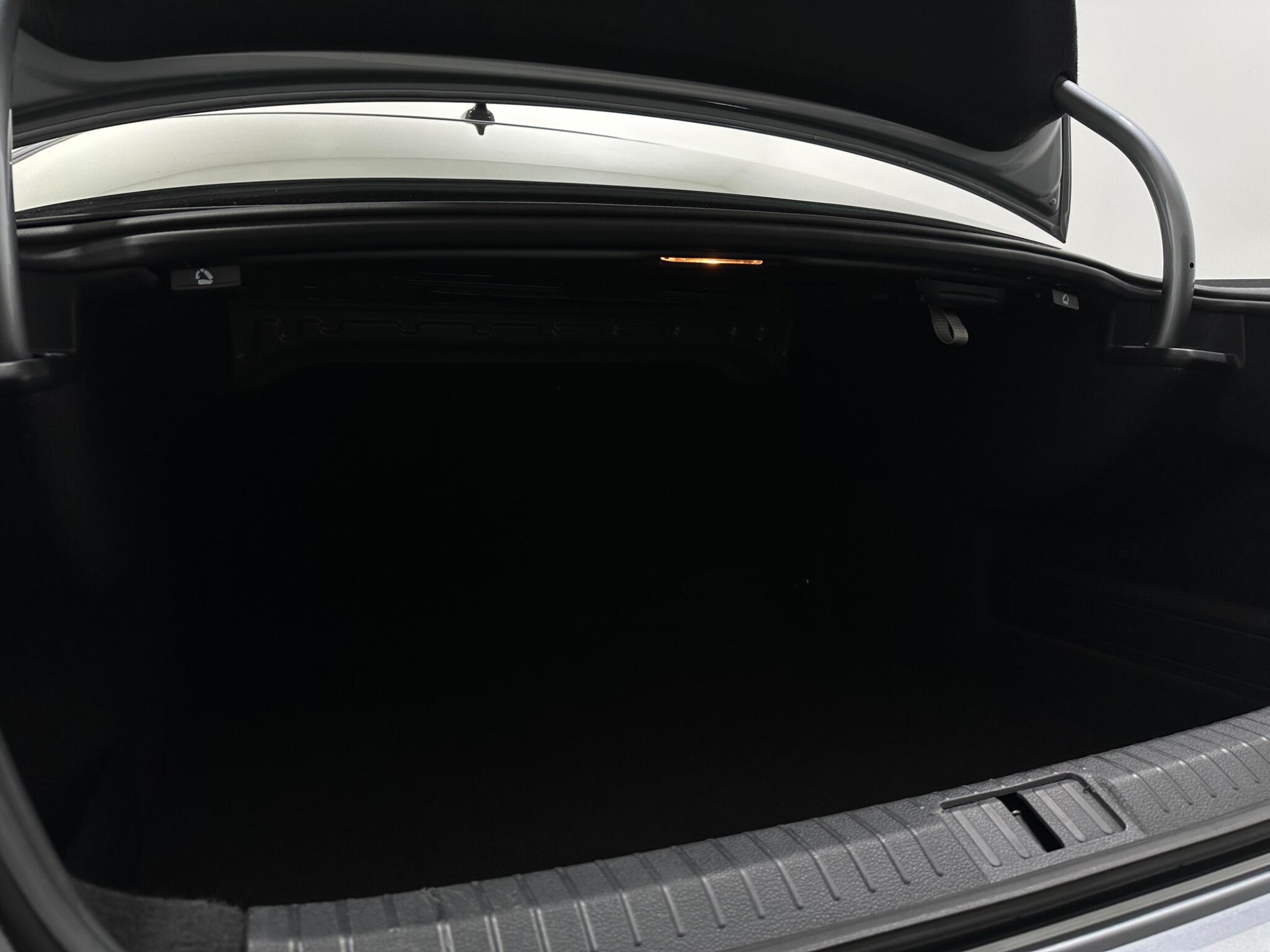 Volkswagen Passat view 46