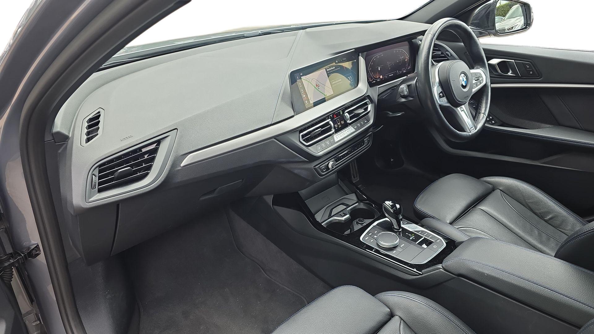 BMW 1 Series view 7