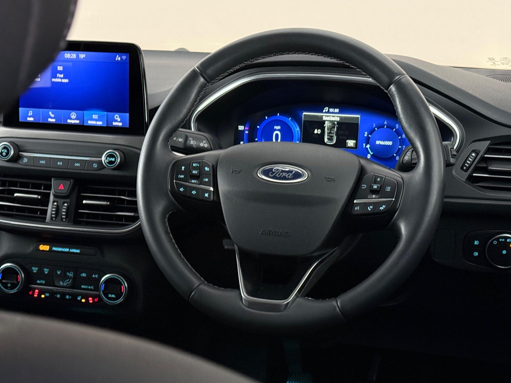 Ford Focus view 13