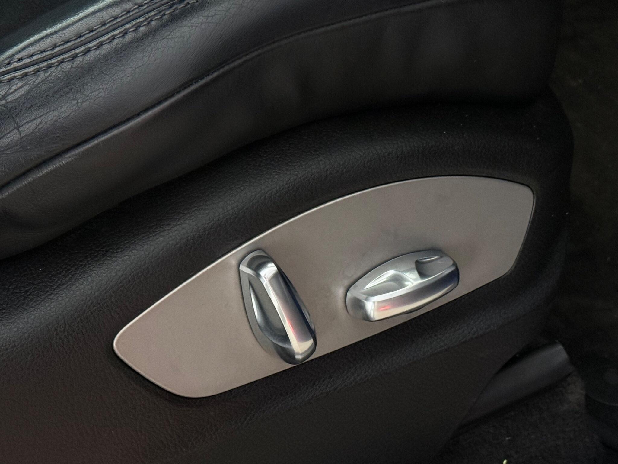 Porsche Macan view 60