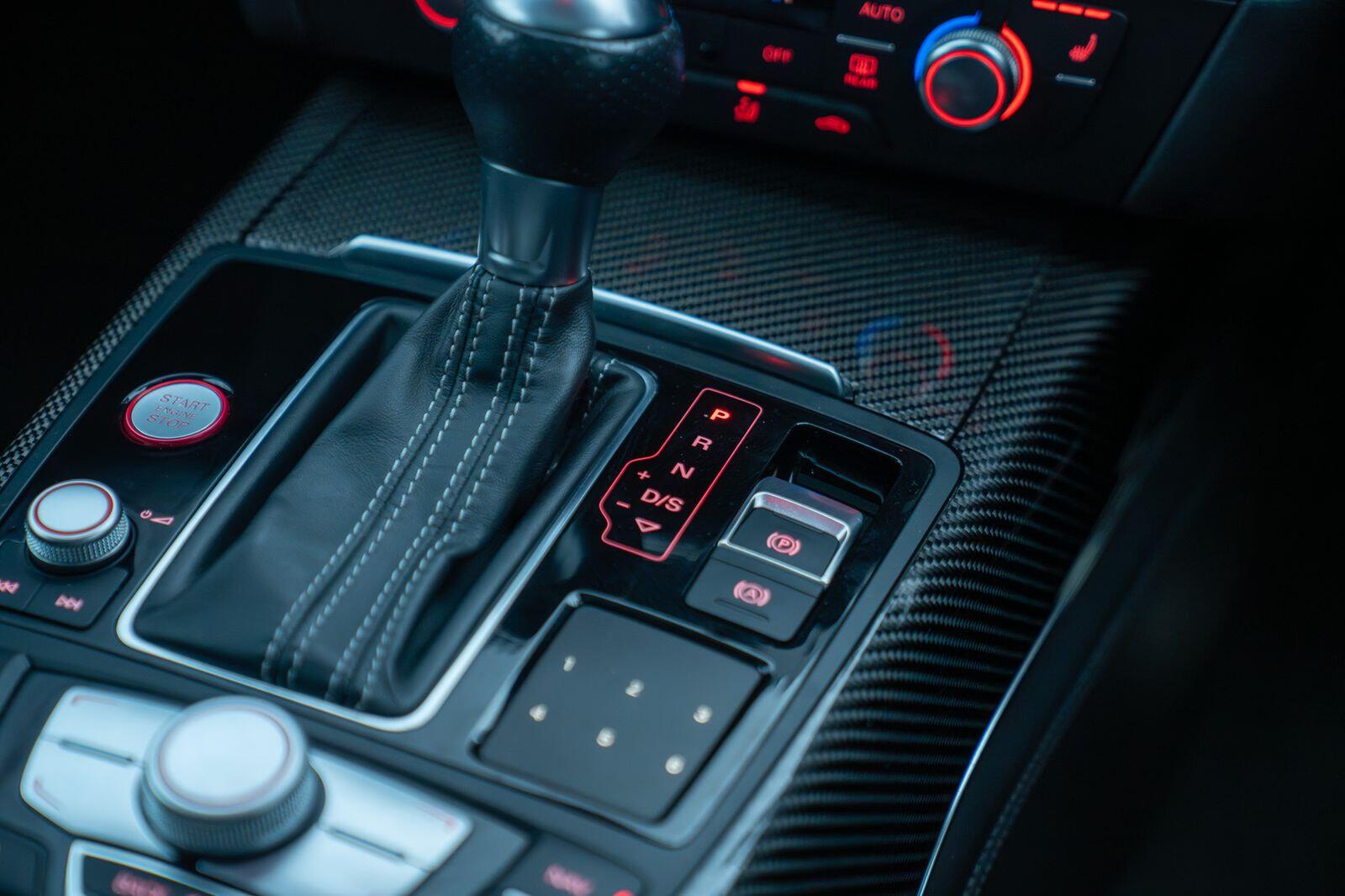 Audi RS6 Avant view 40