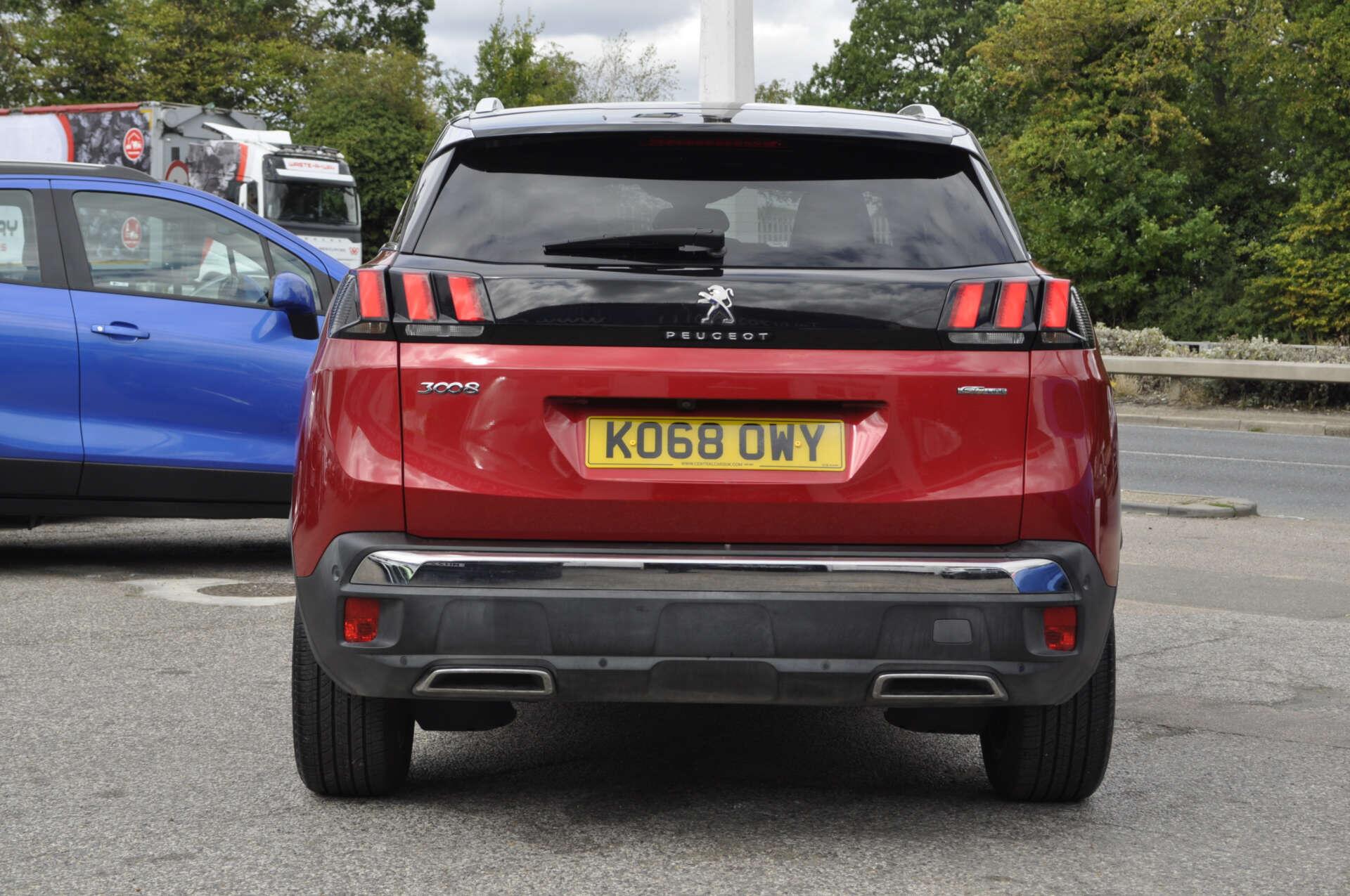 Peugeot 3008 view 2
