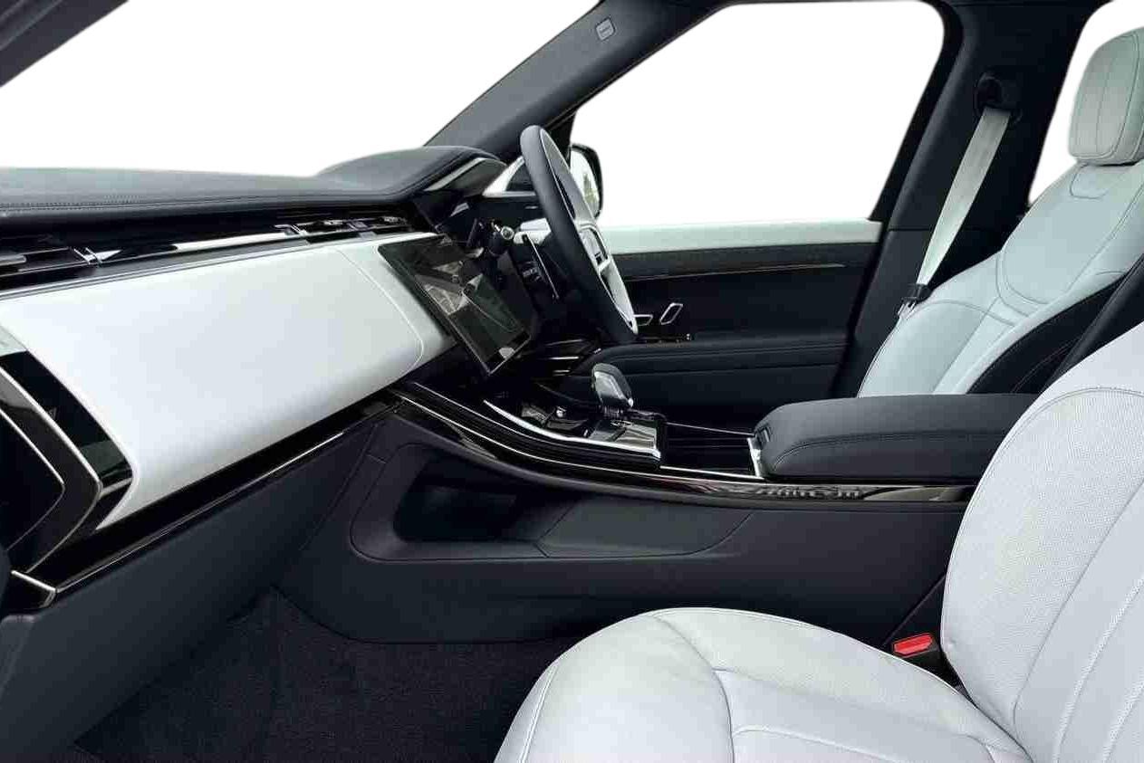 Land Rover Range Rover Sport view 3