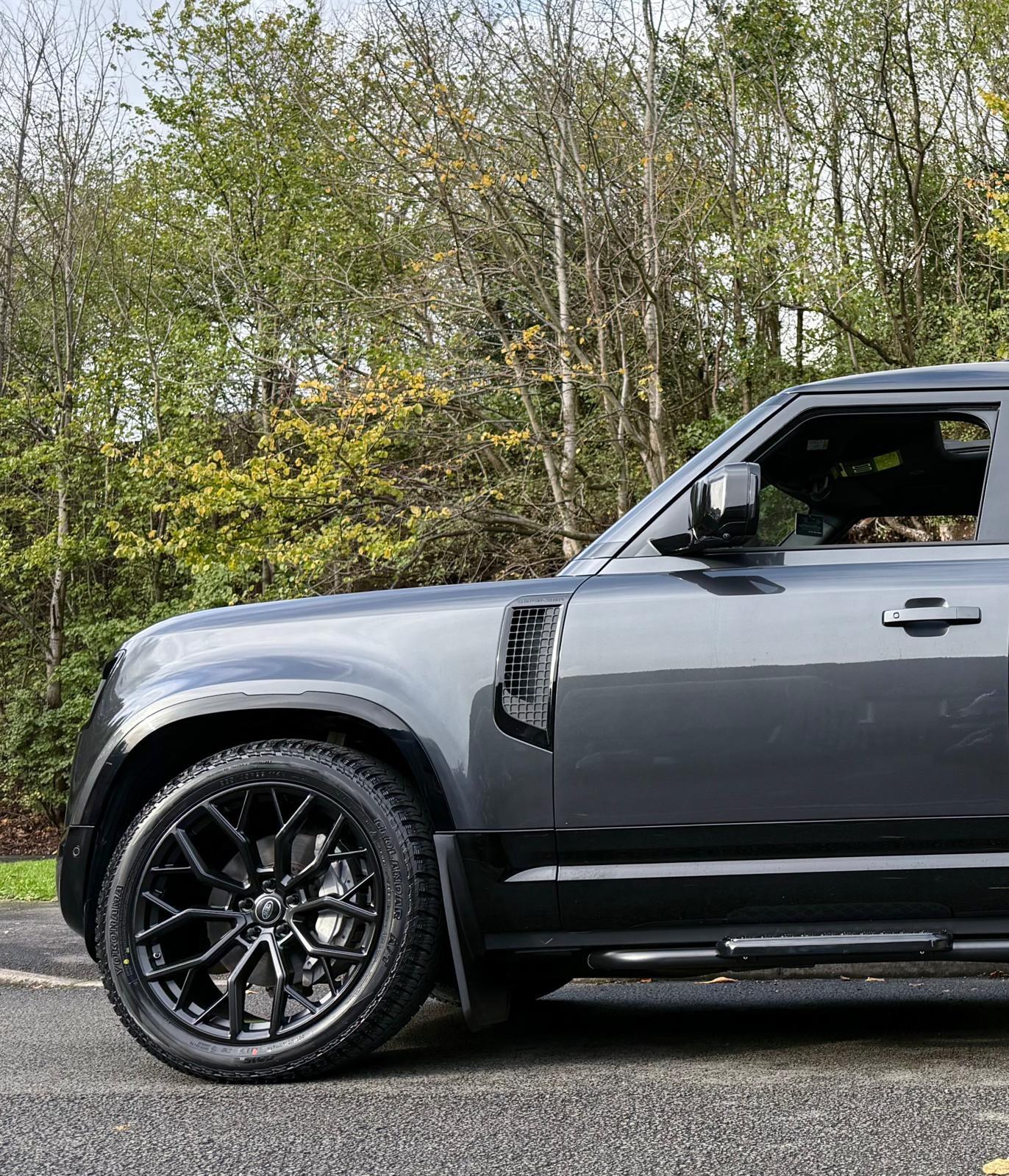 Land Rover Defender view 98