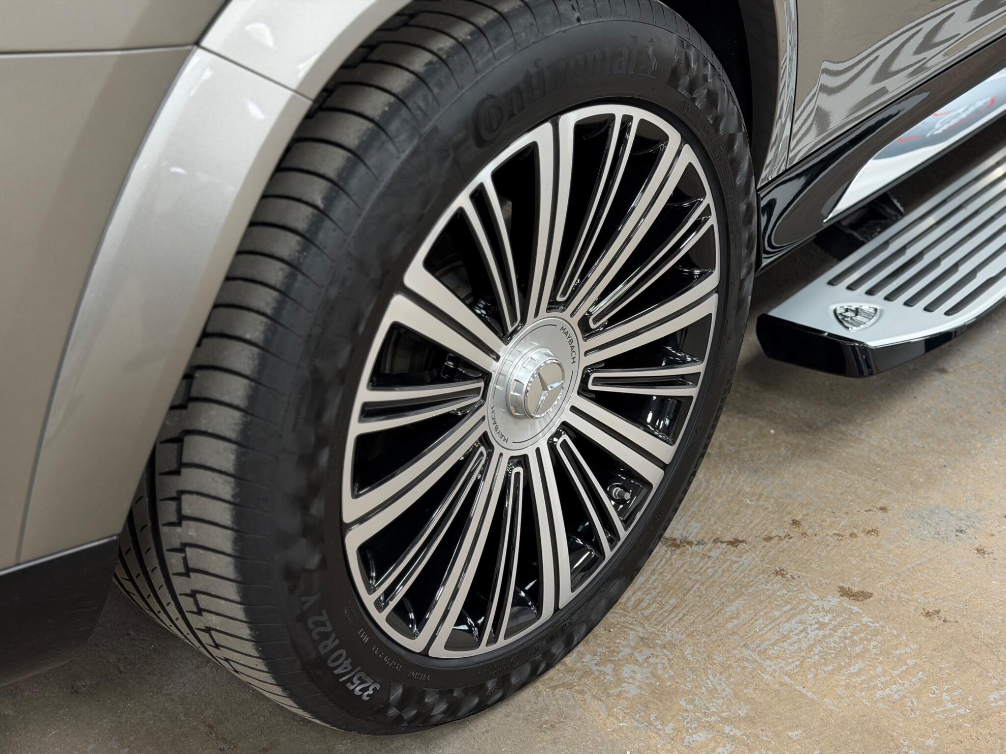 Mercedes-Benz GLS view 20