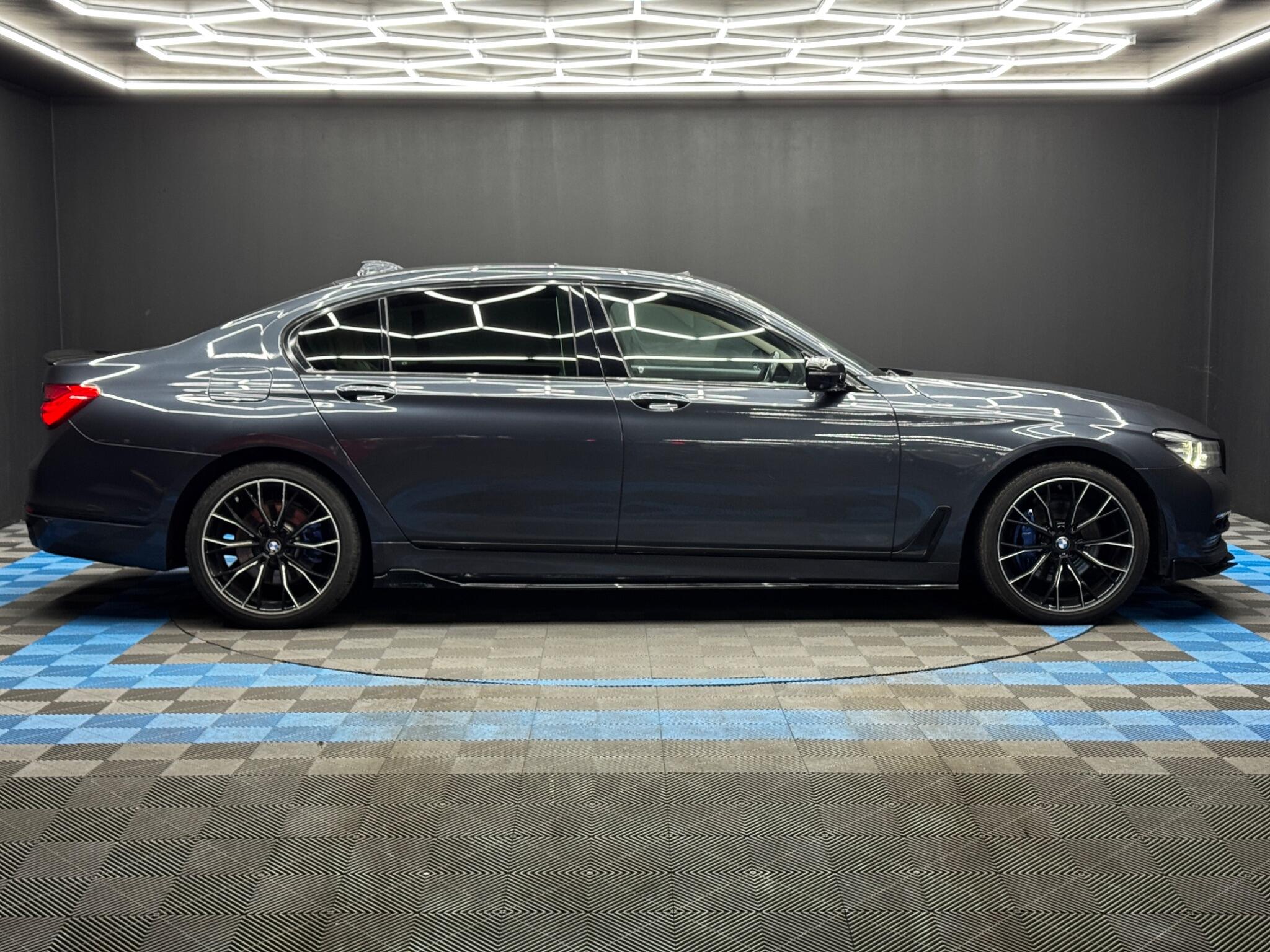 BMW 7 Series view 4