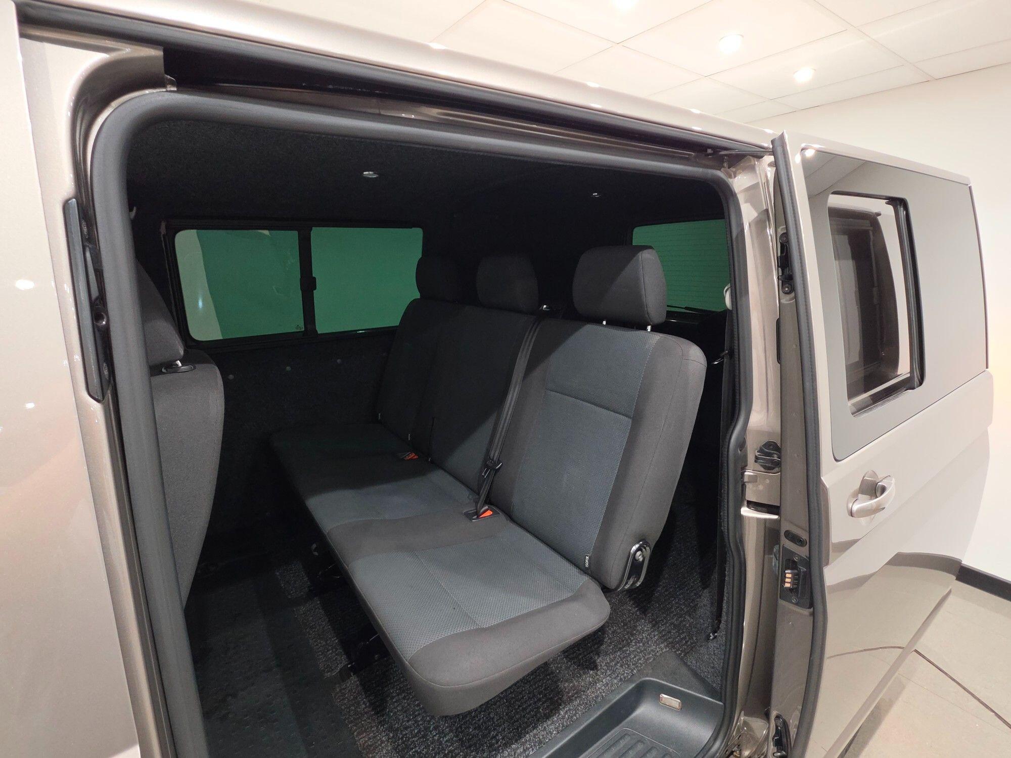 Volkswagen Transporter view 87