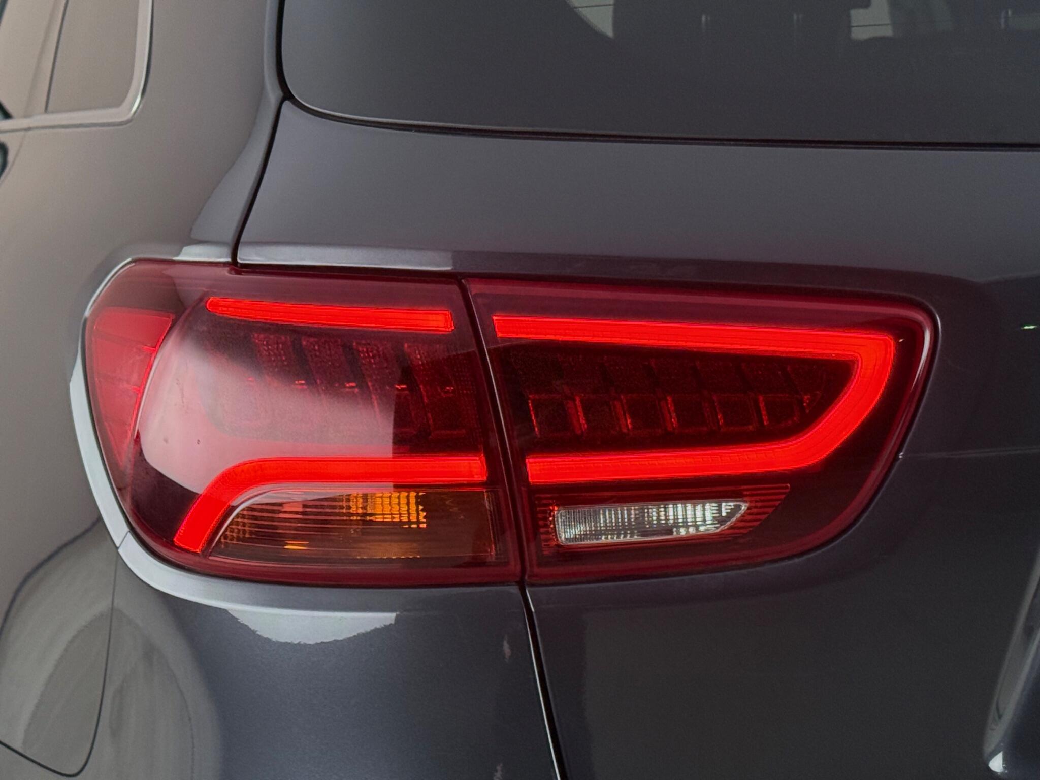 Kia Sorento view 11