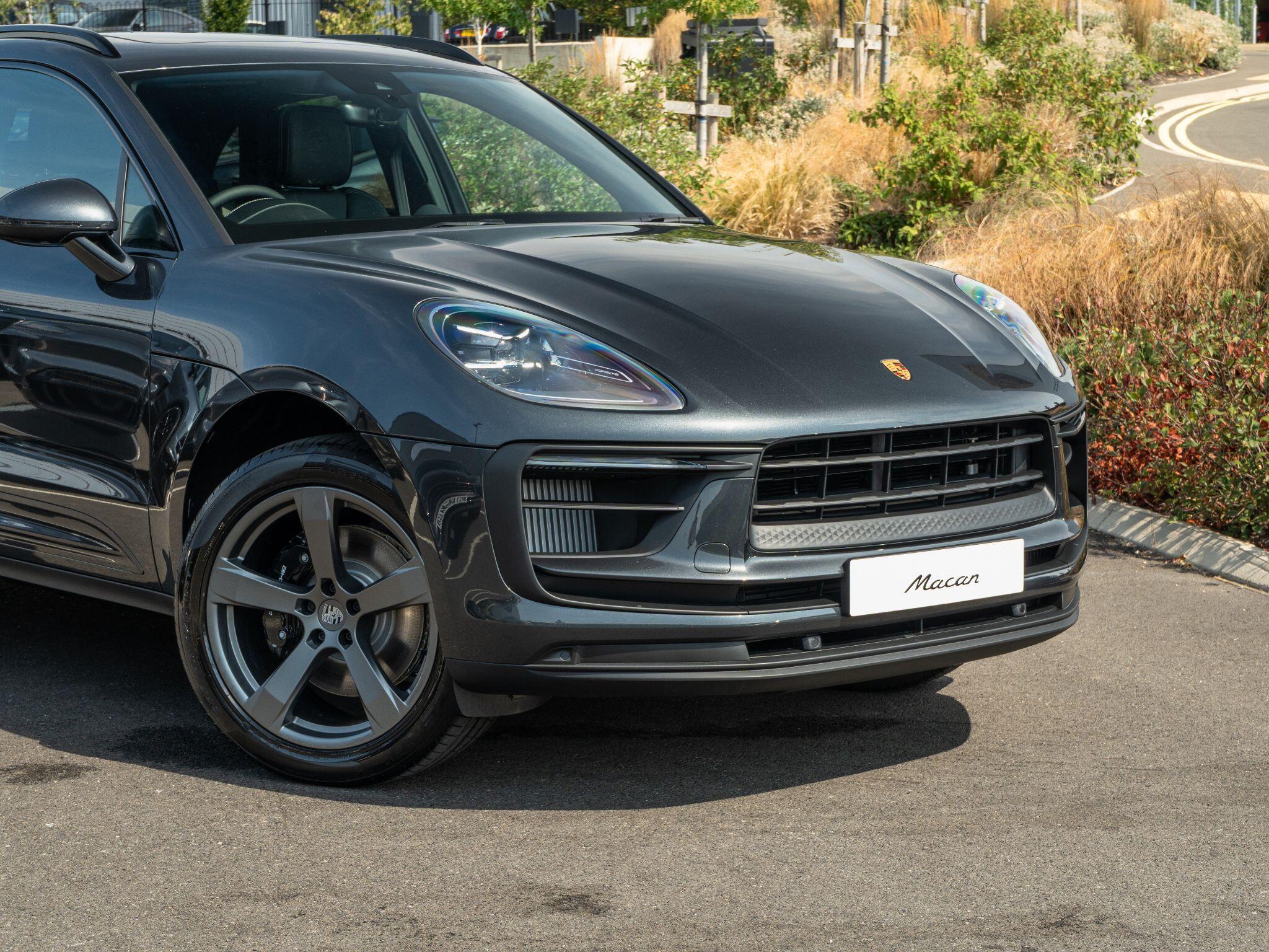 Porsche Macan view 8