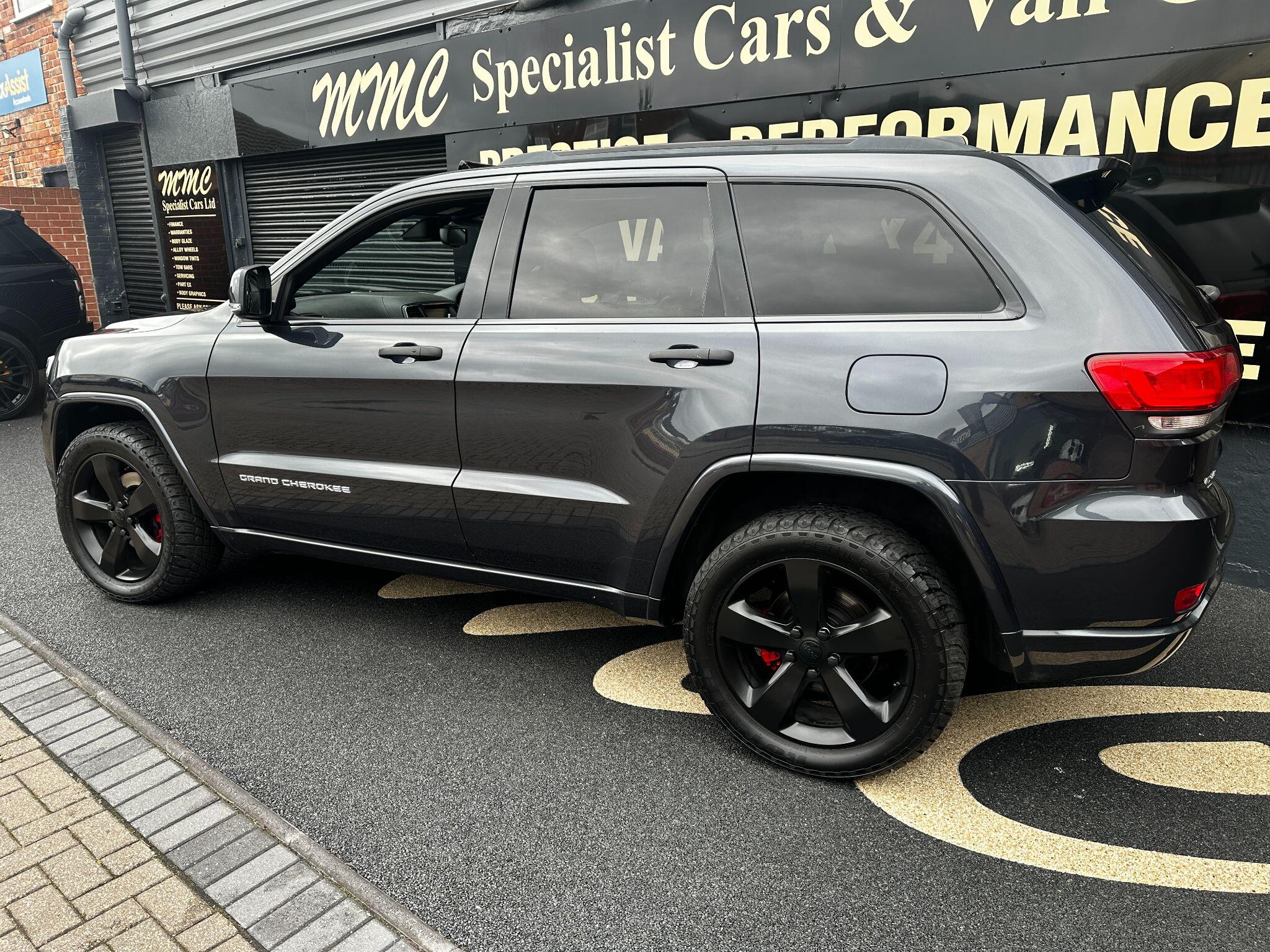 Jeep Grand Cherokee view 5