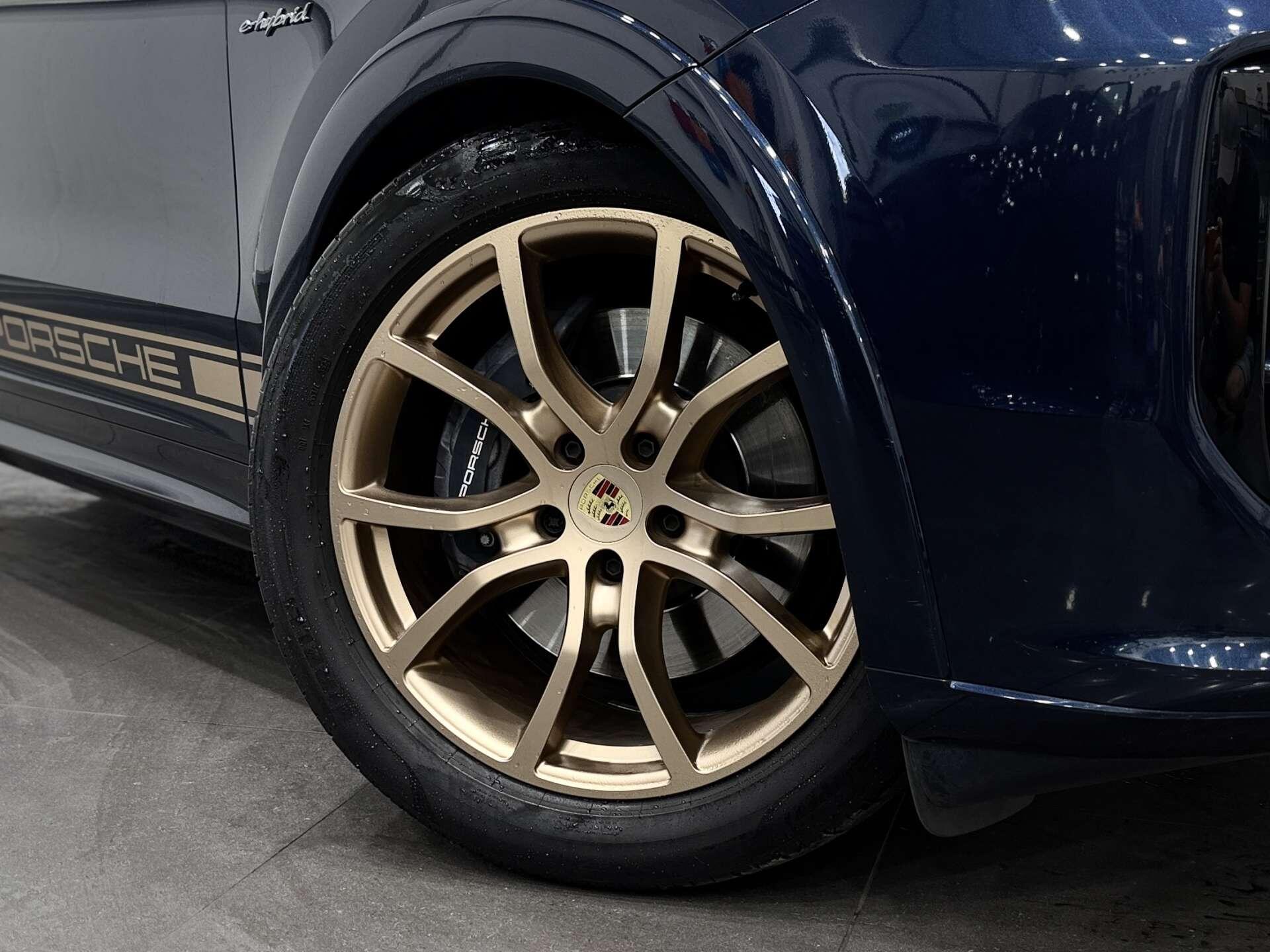 Porsche Cayenne view 10