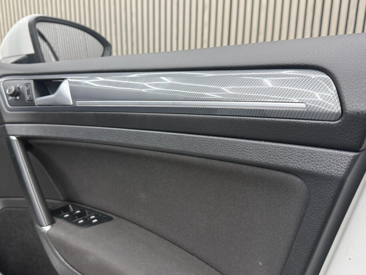 Volkswagen Golf view 10