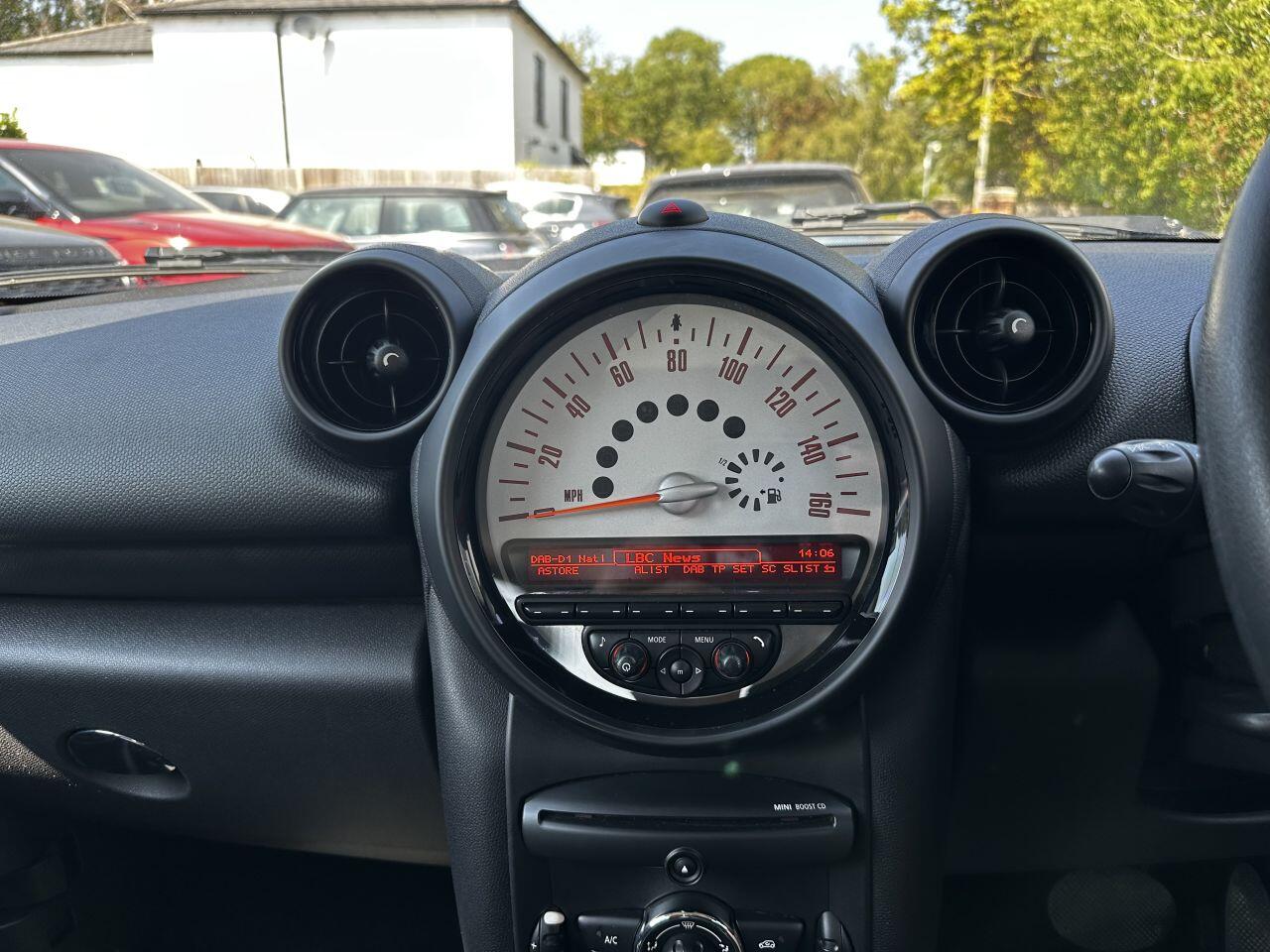 Mini Countryman view 29