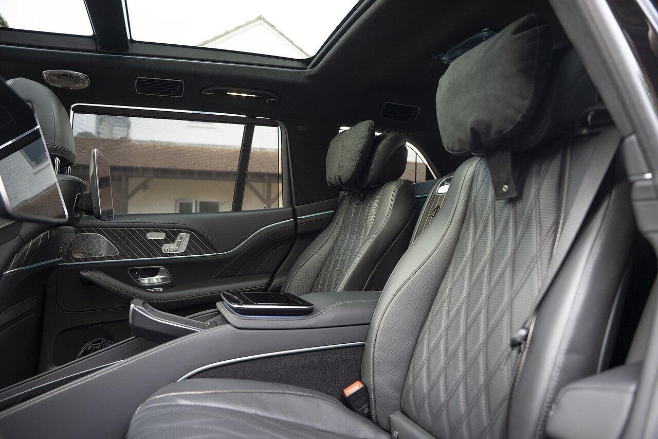 Mercedes-Benz GLS view 15
