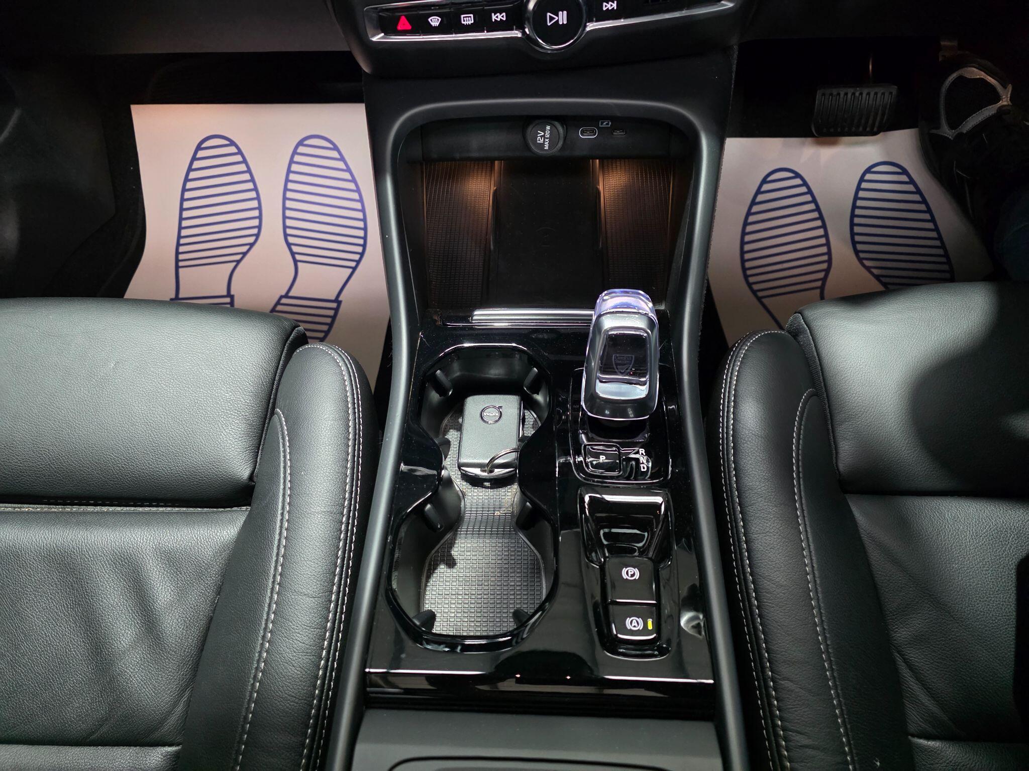 Volvo XC40 view 14