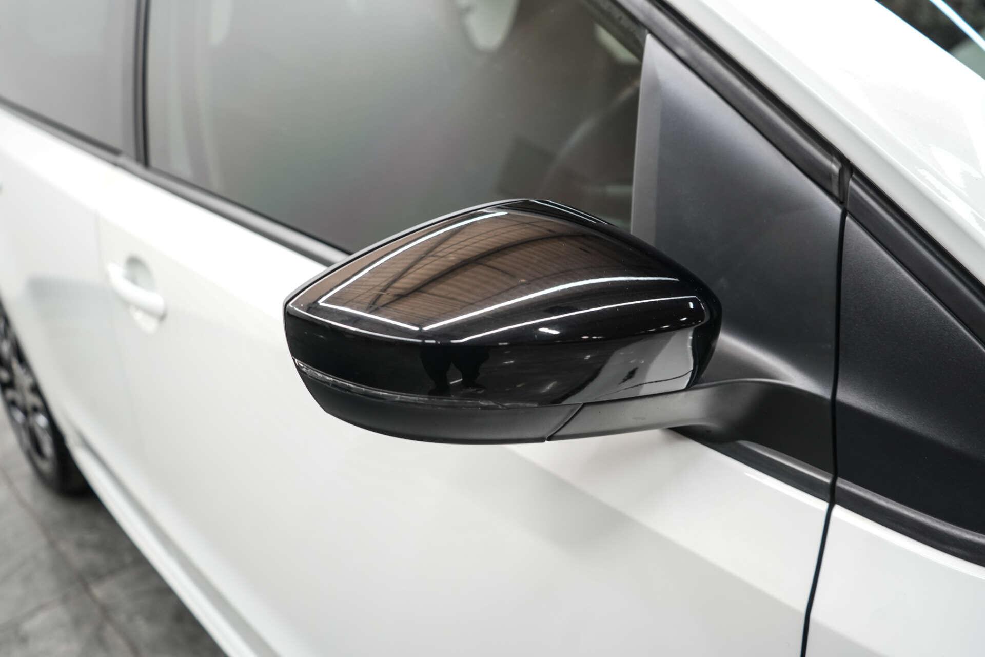 Volkswagen Up! view 9