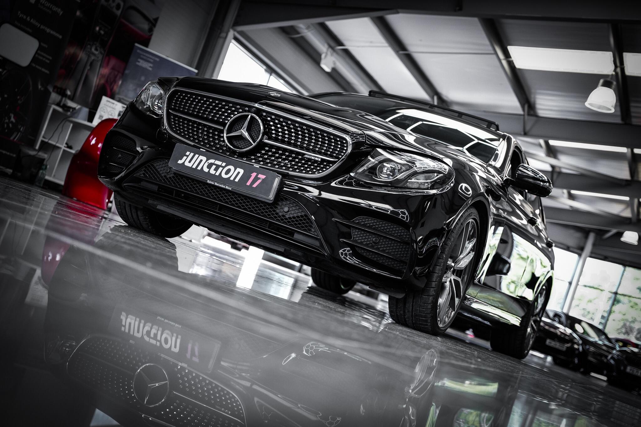 Mercedes-Benz E-Class view 32