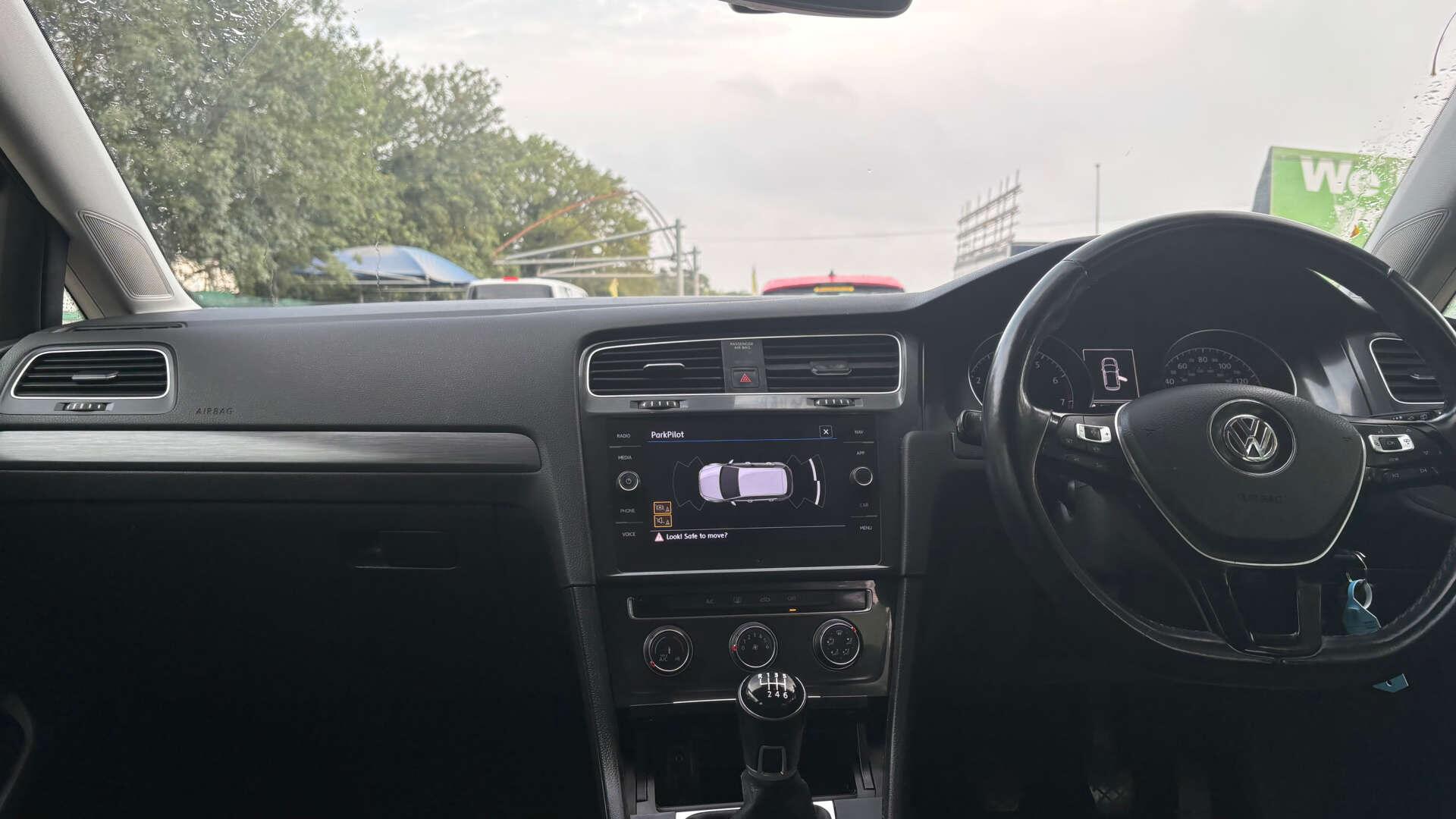 Volkswagen Golf view 24