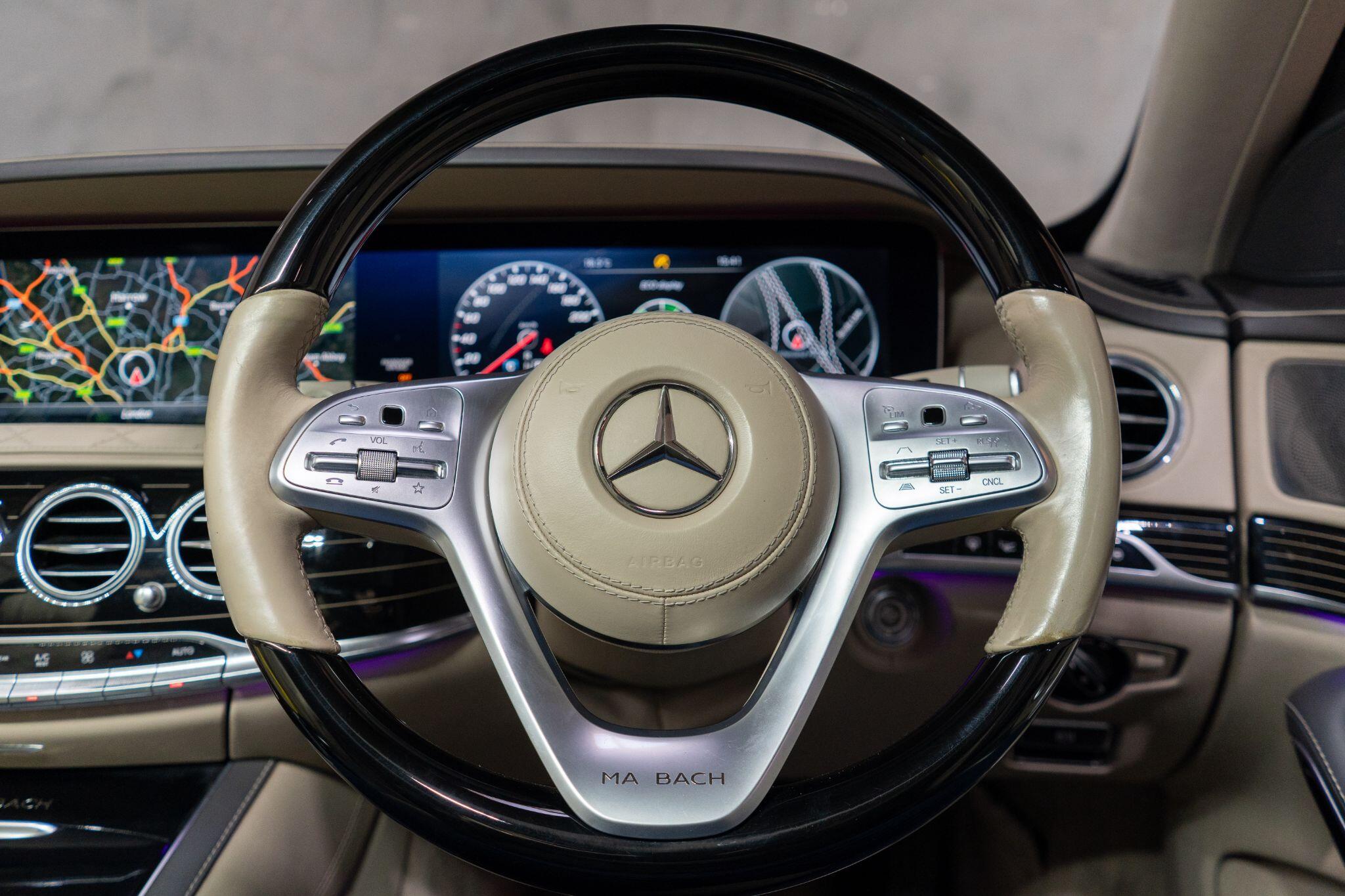 Mercedes-Benz S-Class view 44