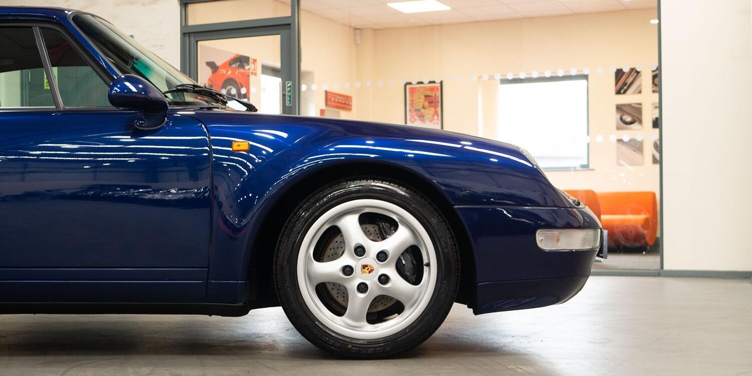 Porsche 911 view 10