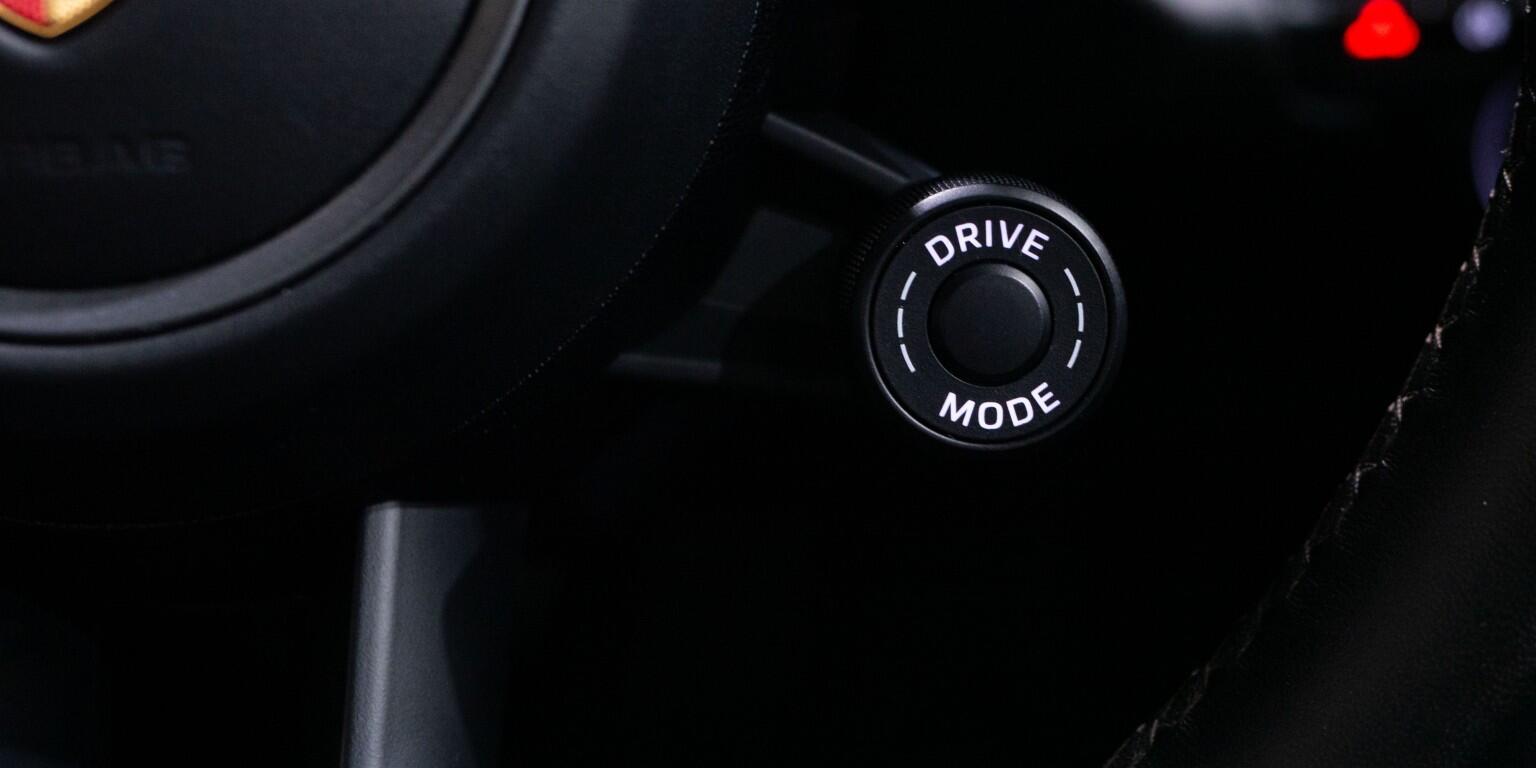 Porsche 911 view 38