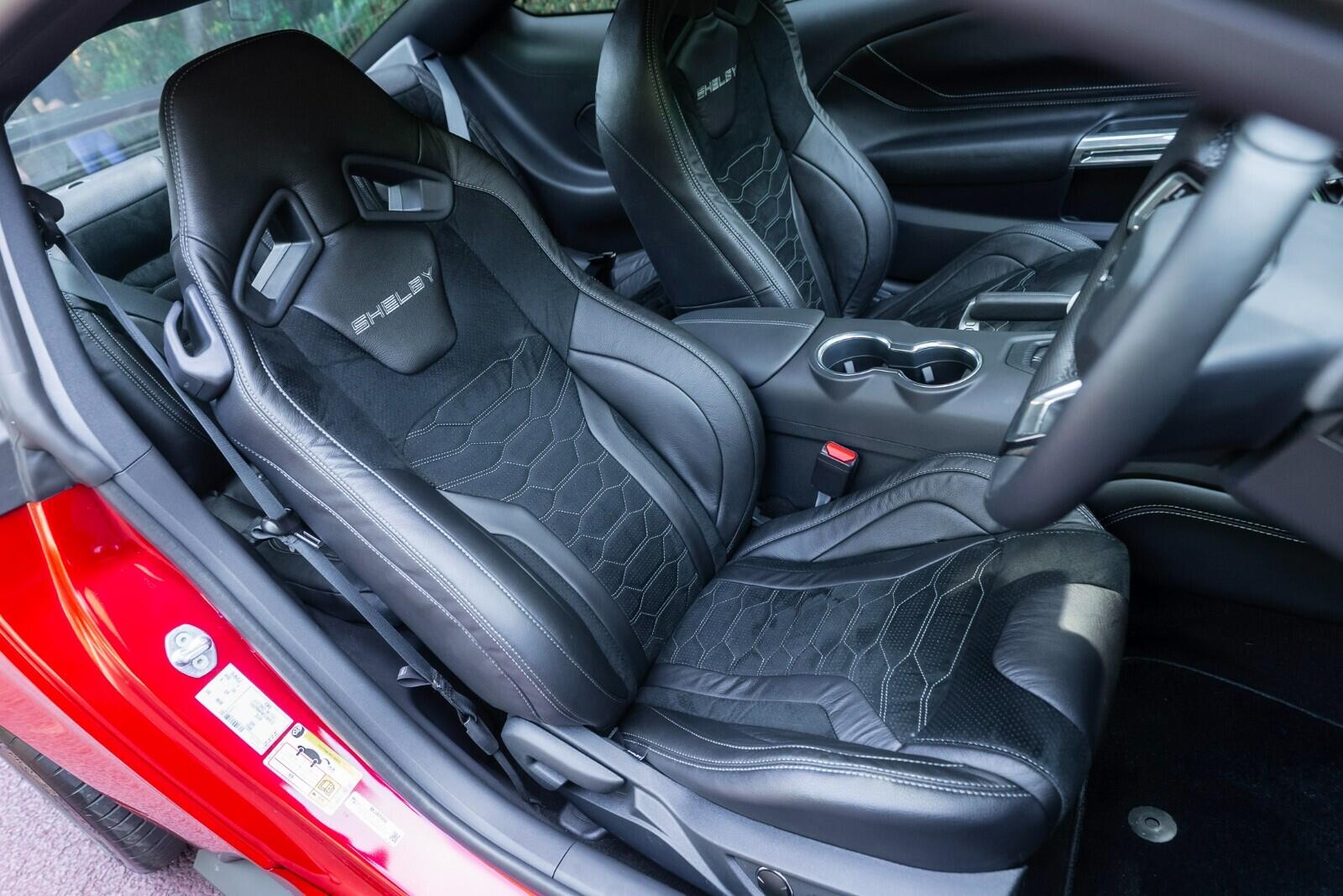 Ford Mustang view 32