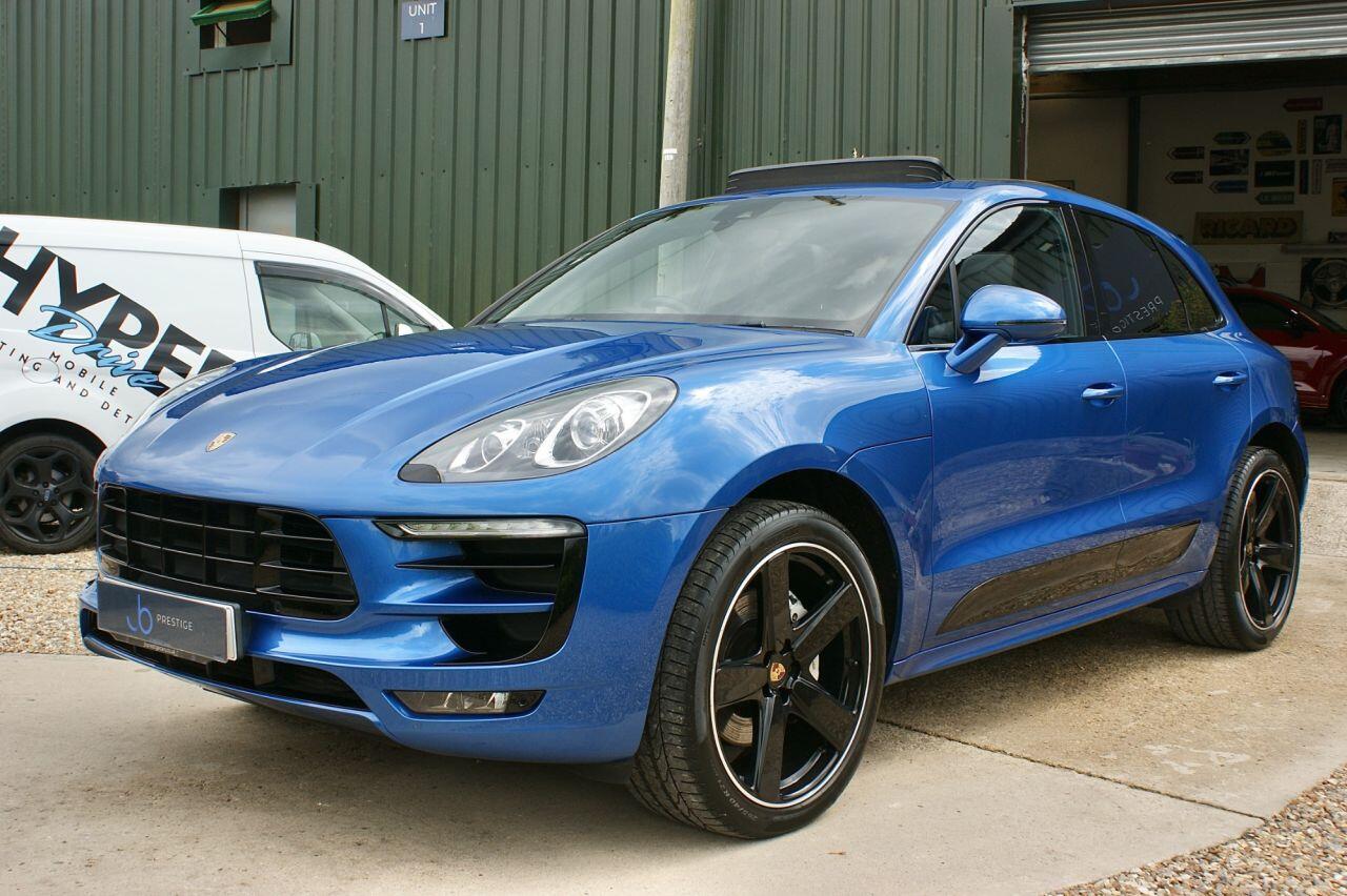 Porsche Macan view 26